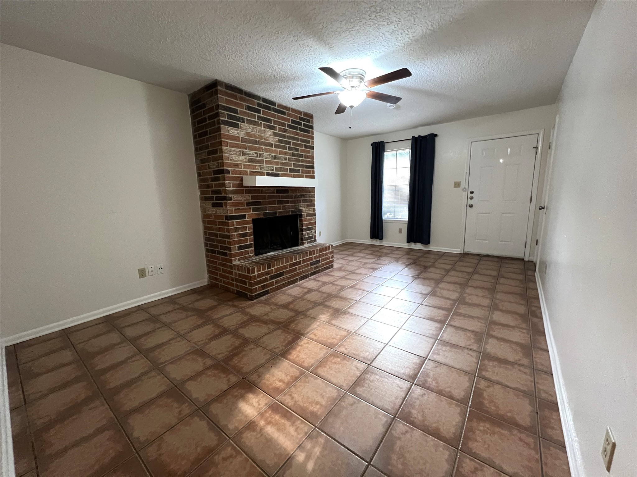 3008 Manor Lane B Property Photo 3