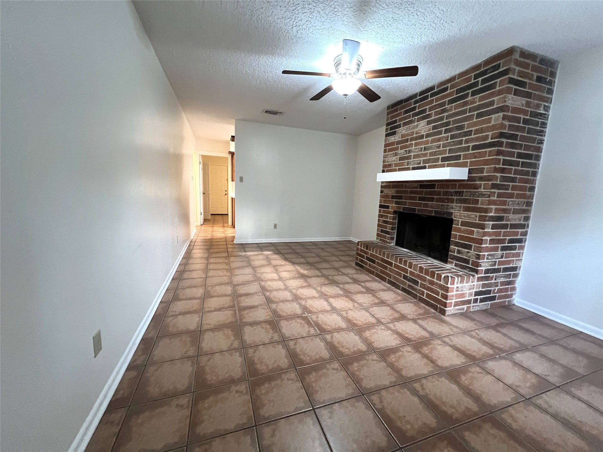 3008 Manor Lane B Property Photo 4
