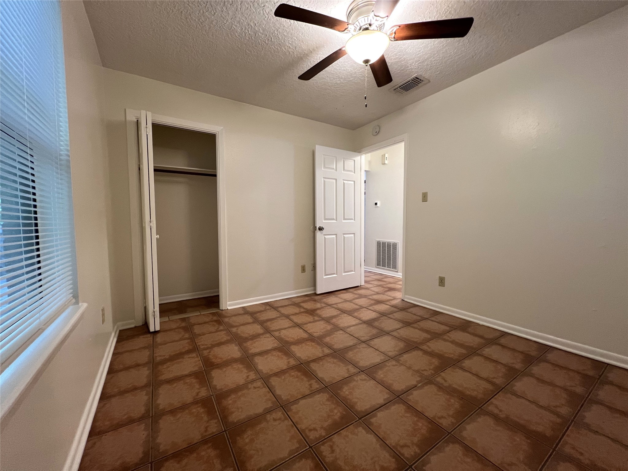 3008 Manor Lane B Property Photo 8
