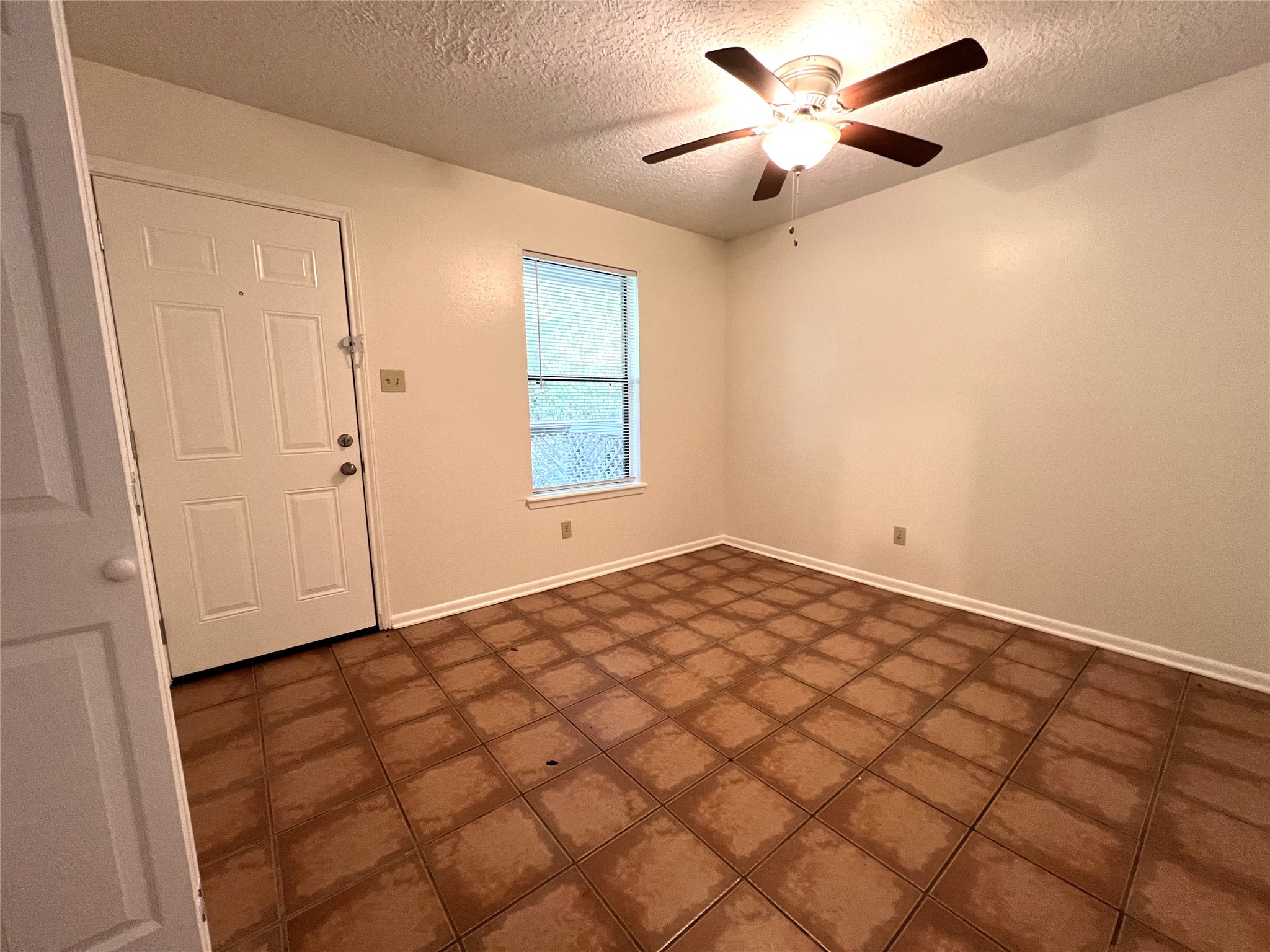 3008 Manor Lane B Property Photo 9