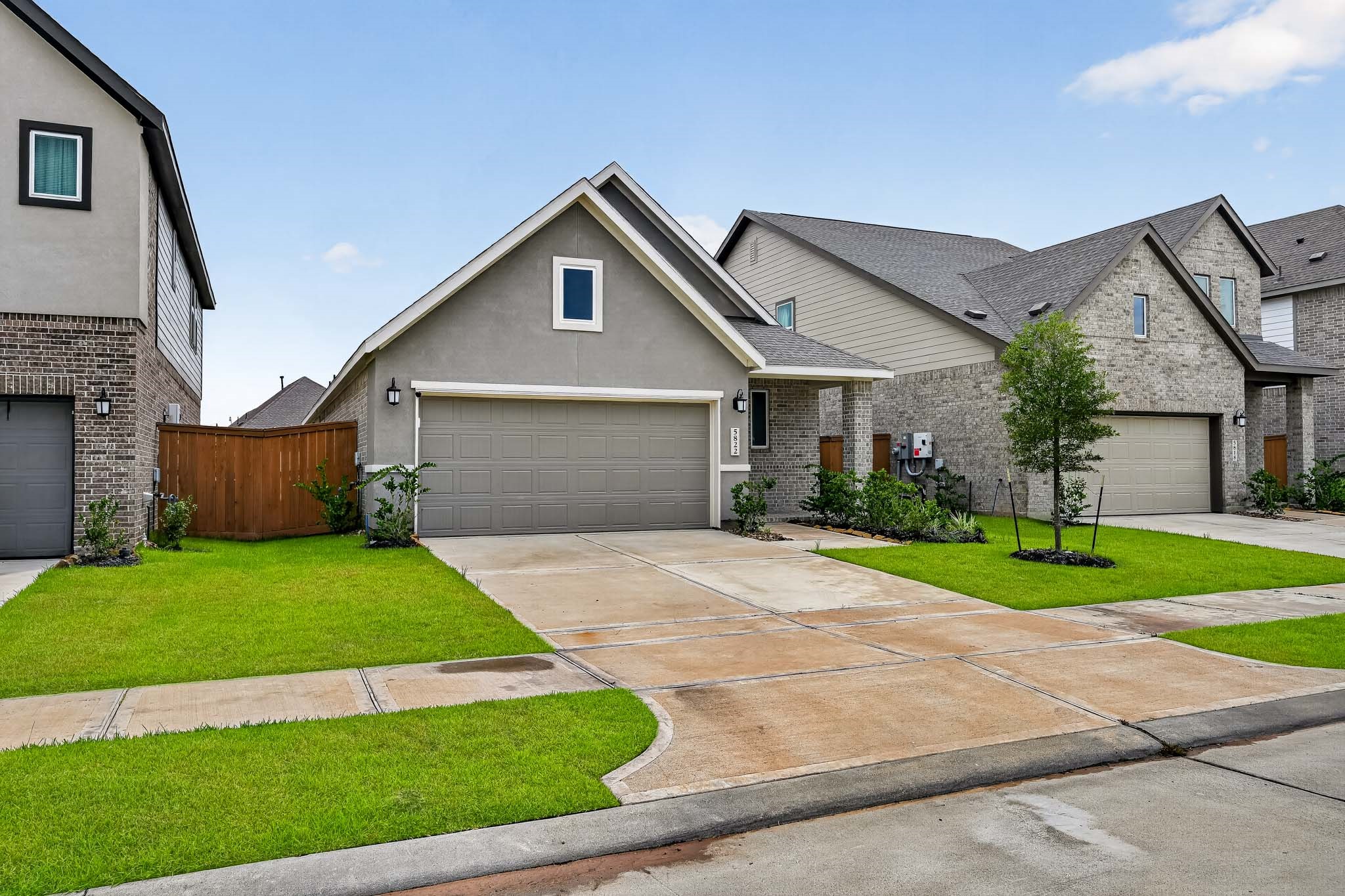 5822 Majestic Sky Drive Property Photo 2