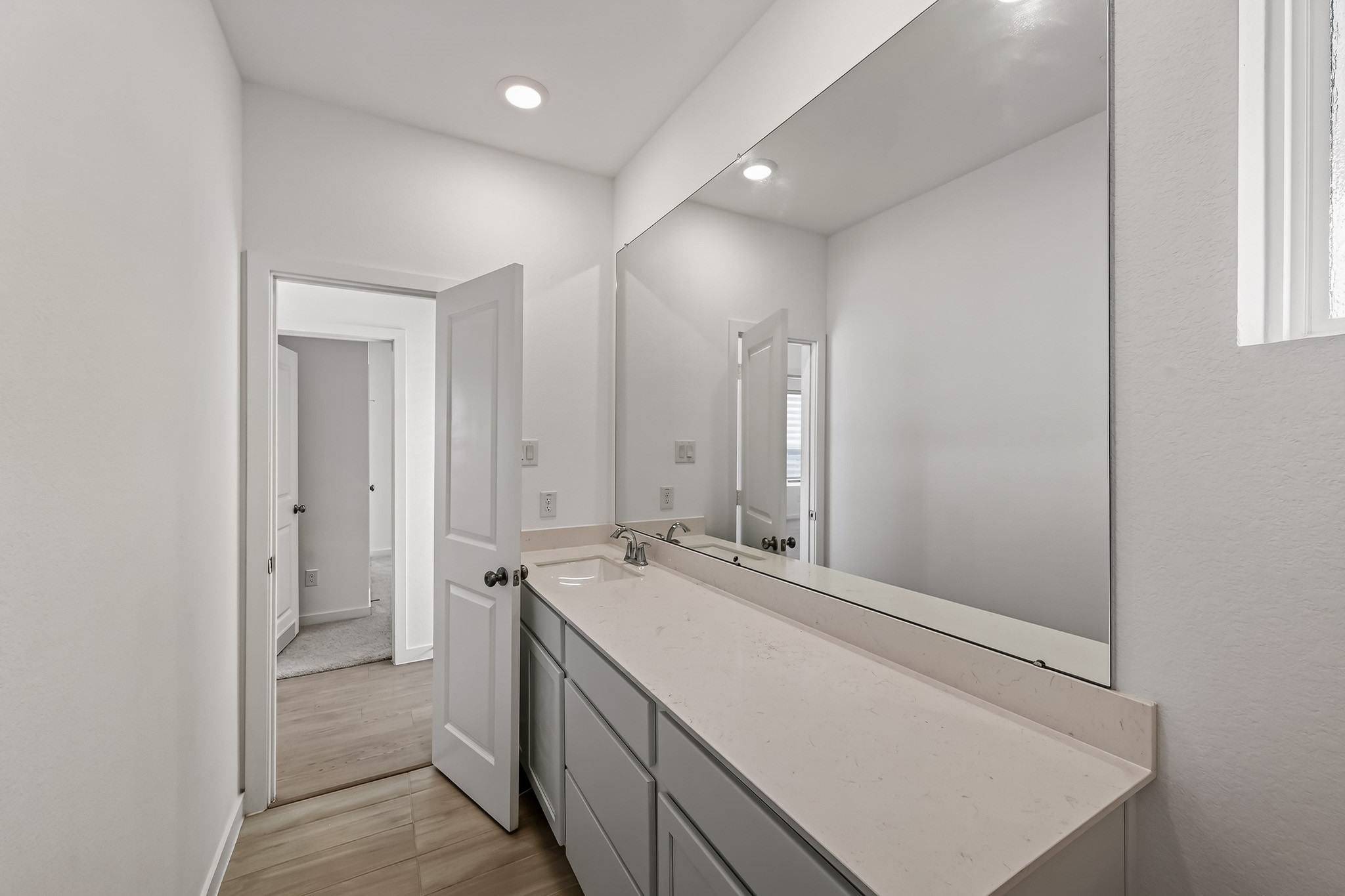 5822 Majestic Sky Drive Property Photo 8