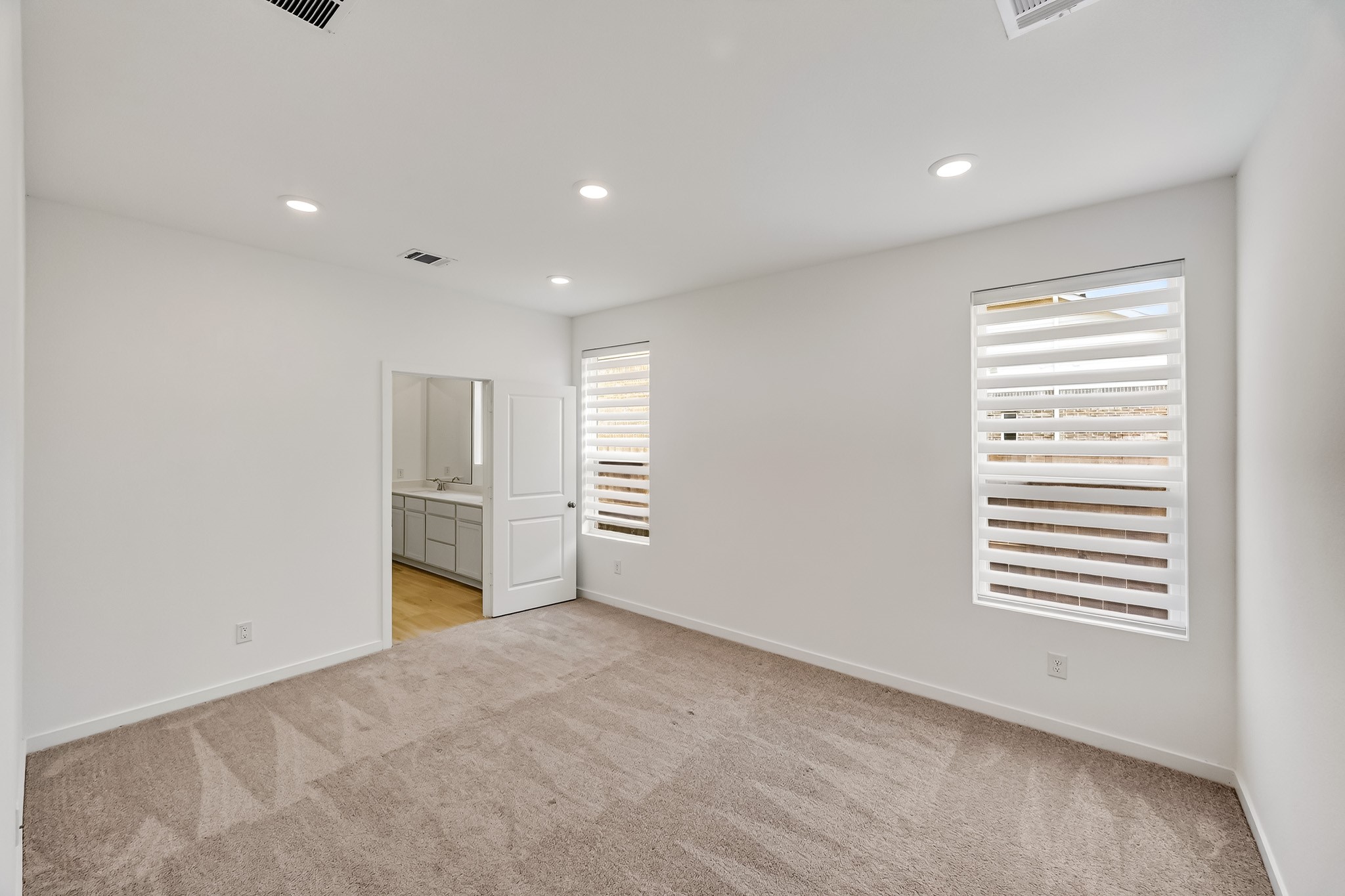 5822 Majestic Sky Drive Property Photo 11