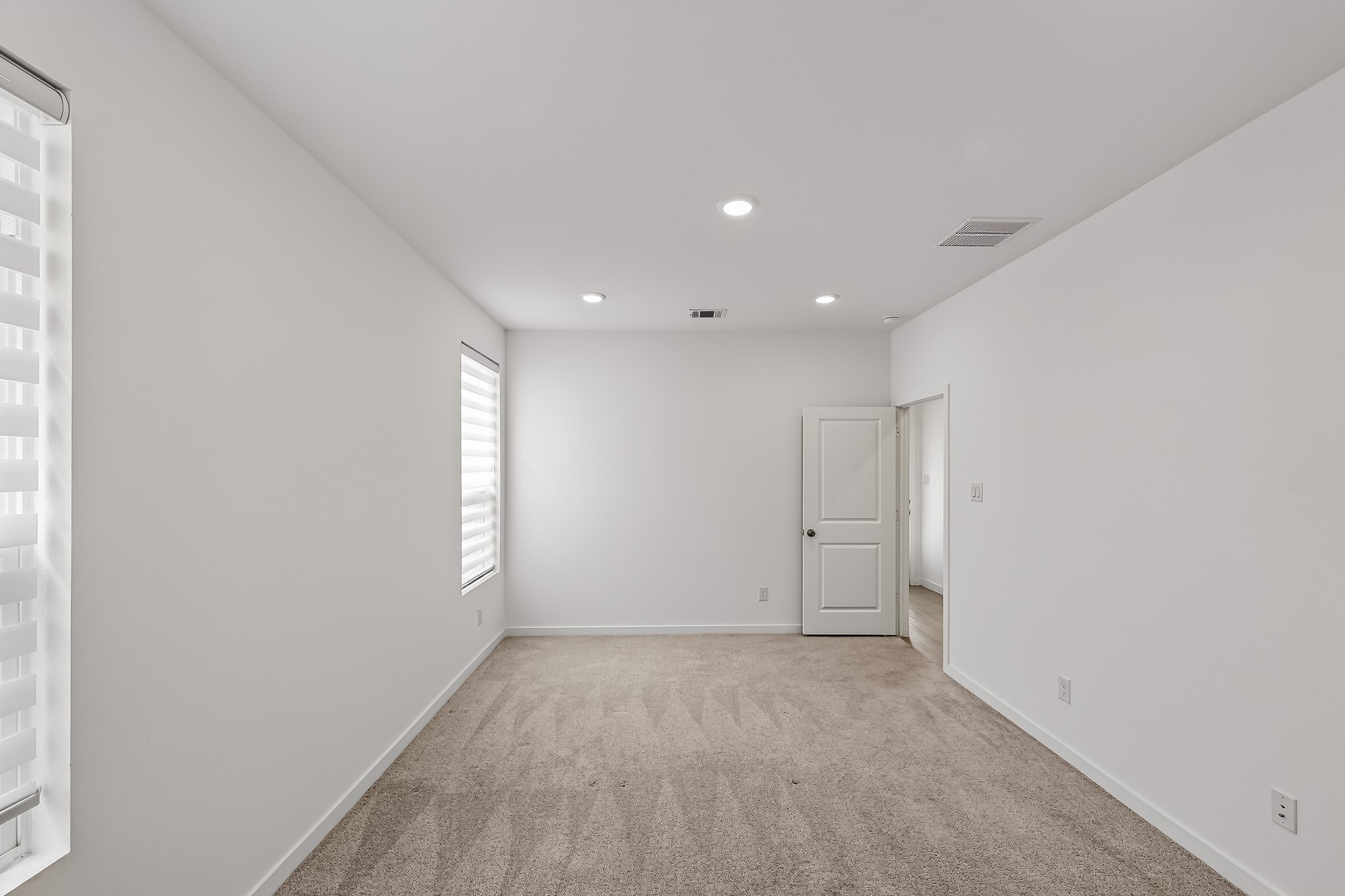 5822 Majestic Sky Drive Property Photo 13