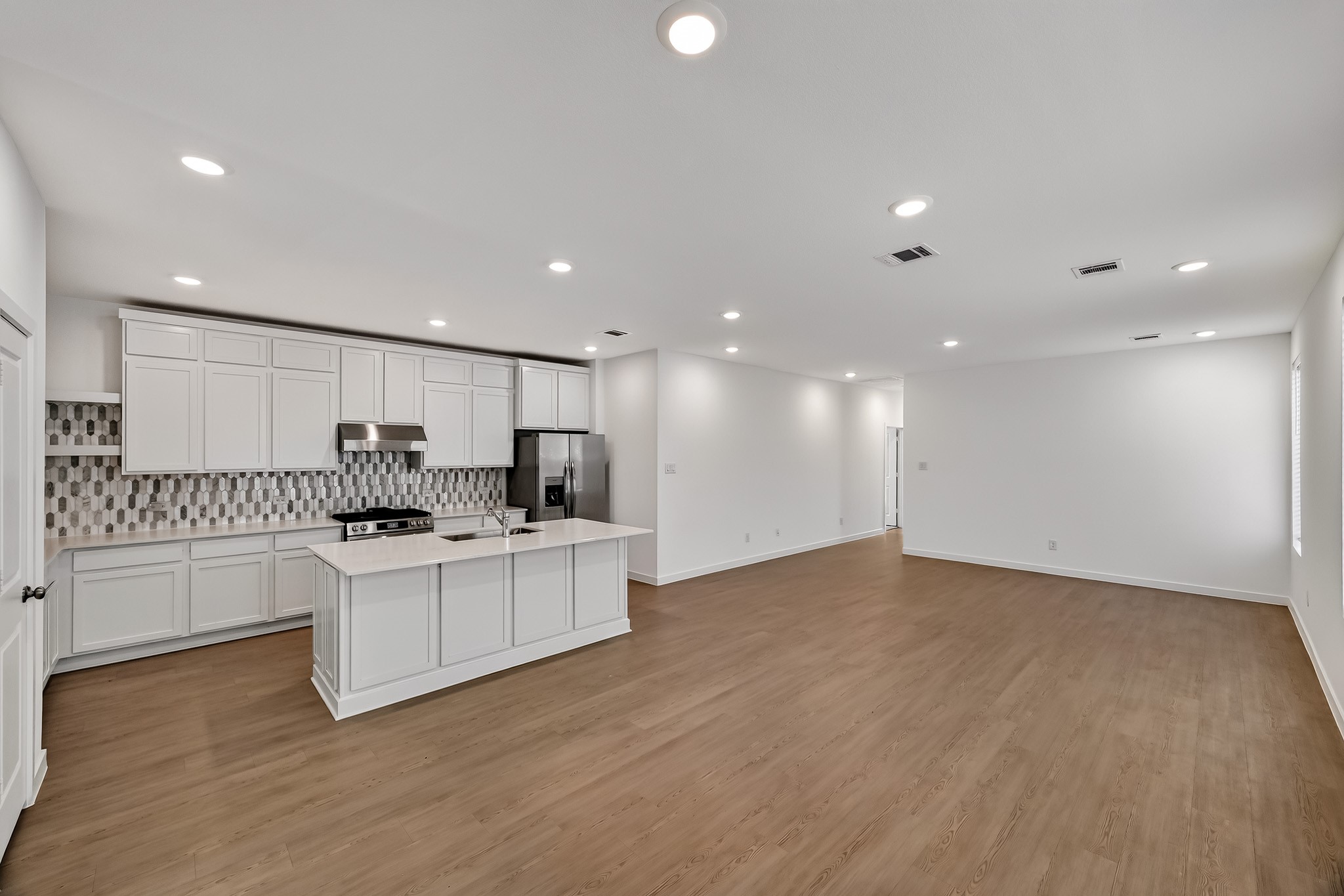 5822 Majestic Sky Drive Property Photo 20