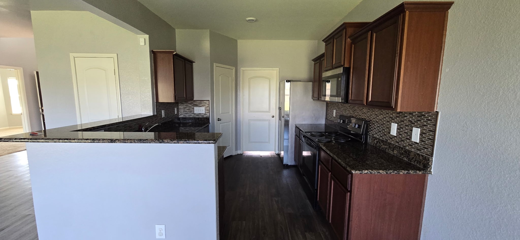 2318 Oyster Bay Avenue Property Photo 4