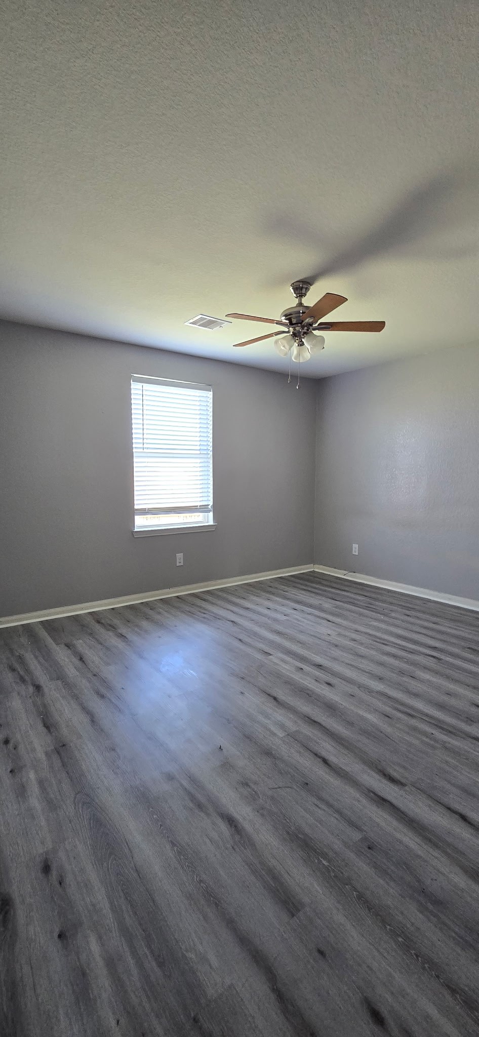 2318 Oyster Bay Avenue Property Photo 10