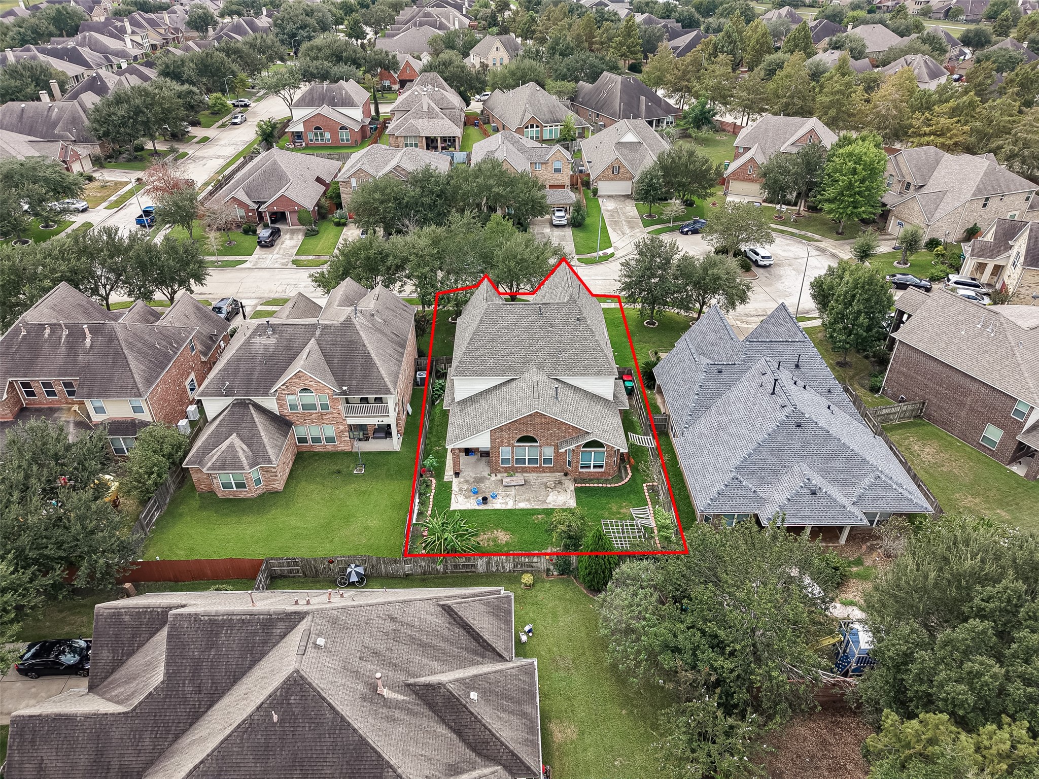 16810 Adelaide Drive Property Photo 3