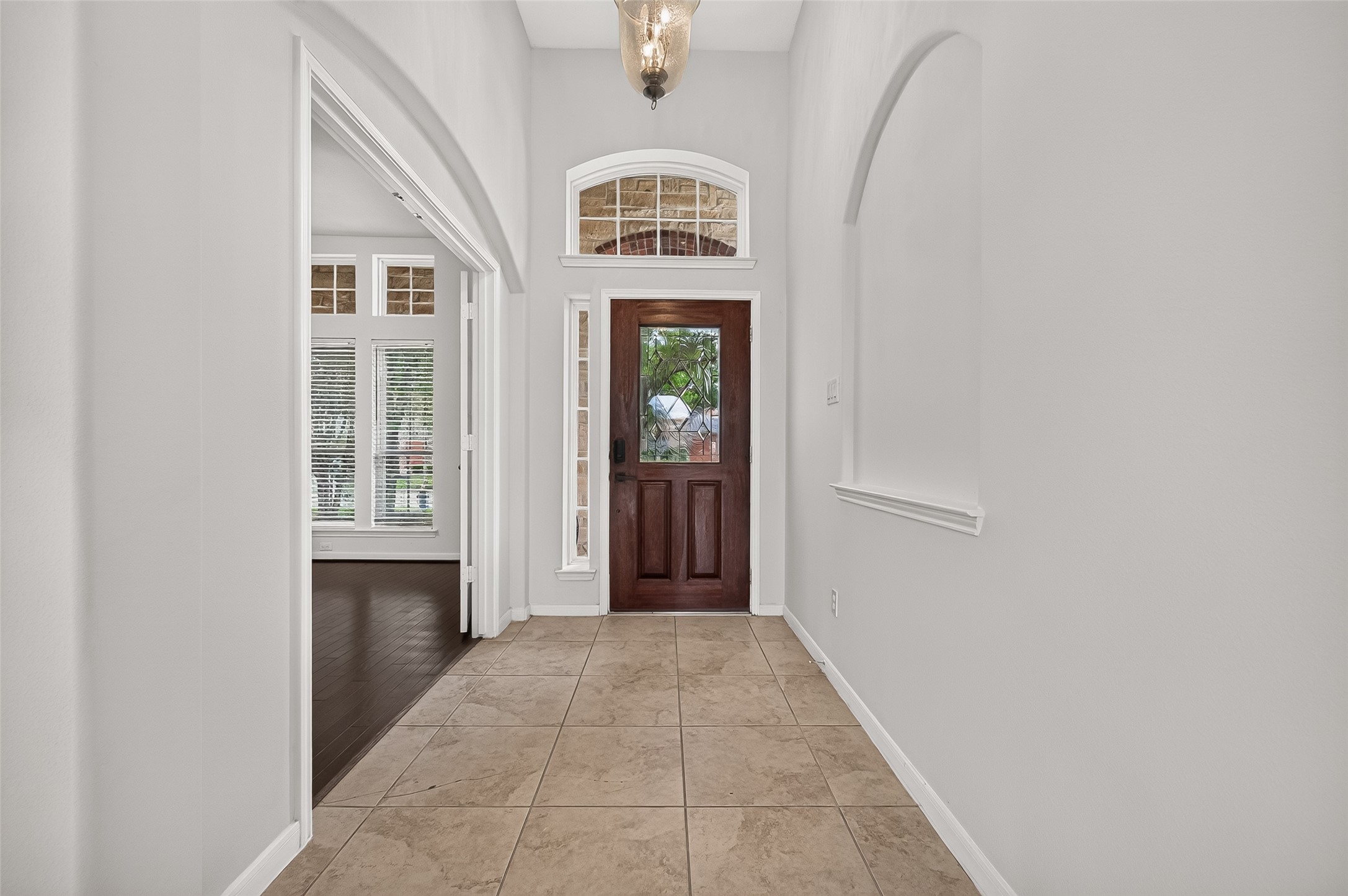 16810 Adelaide Drive Property Photo 5