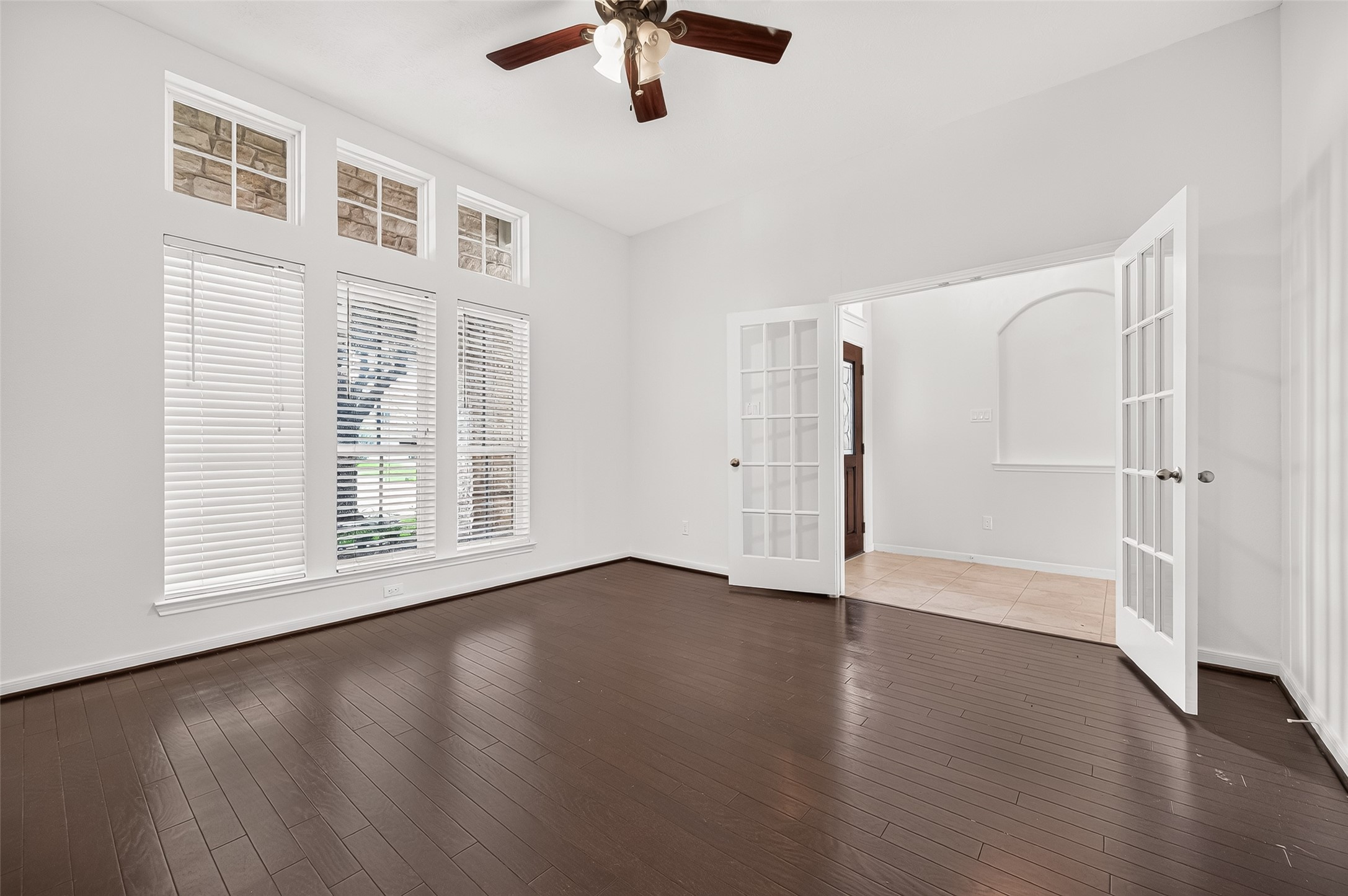 16810 Adelaide Drive Property Photo 8