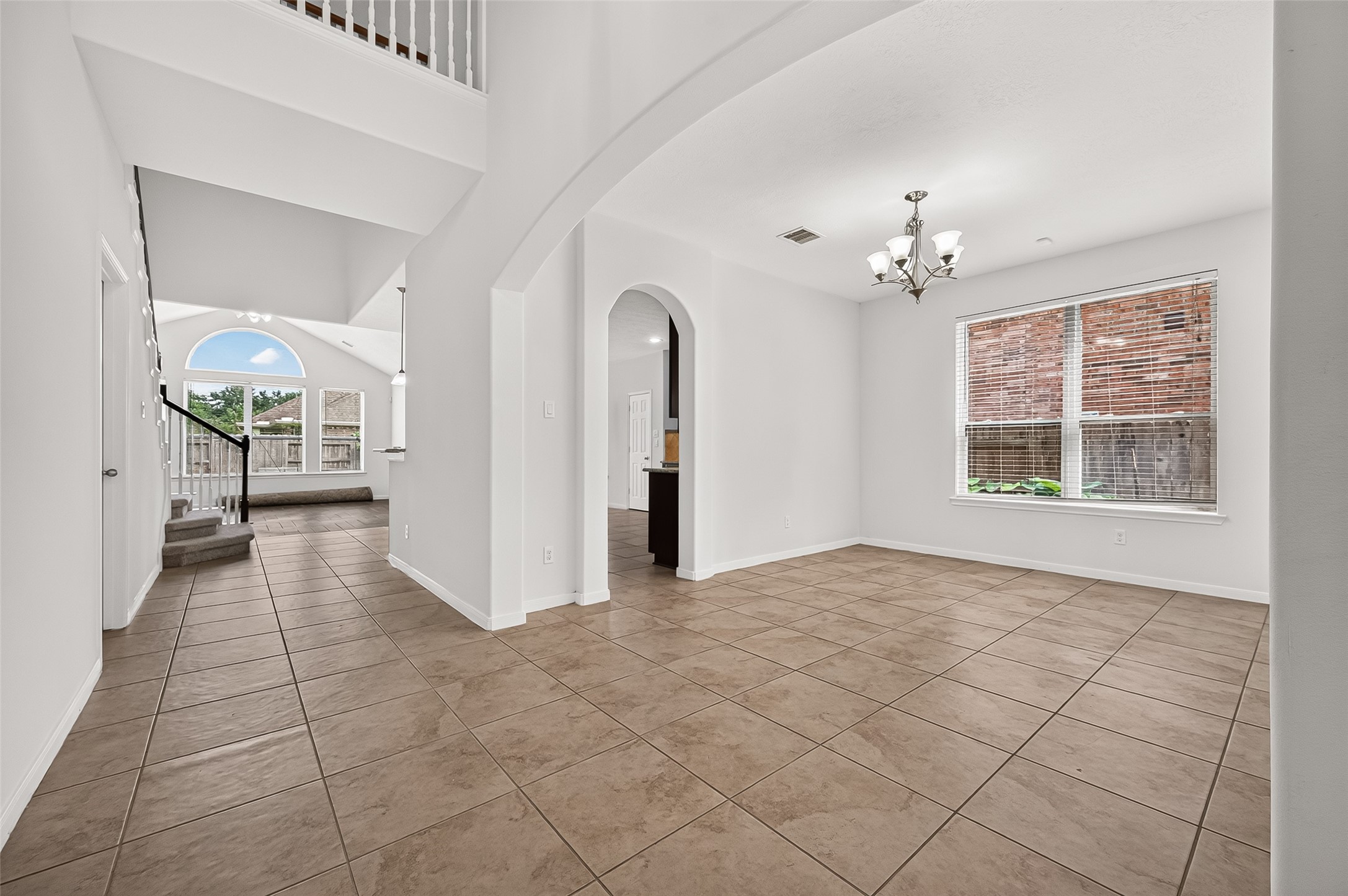 16810 Adelaide Drive Property Photo 10