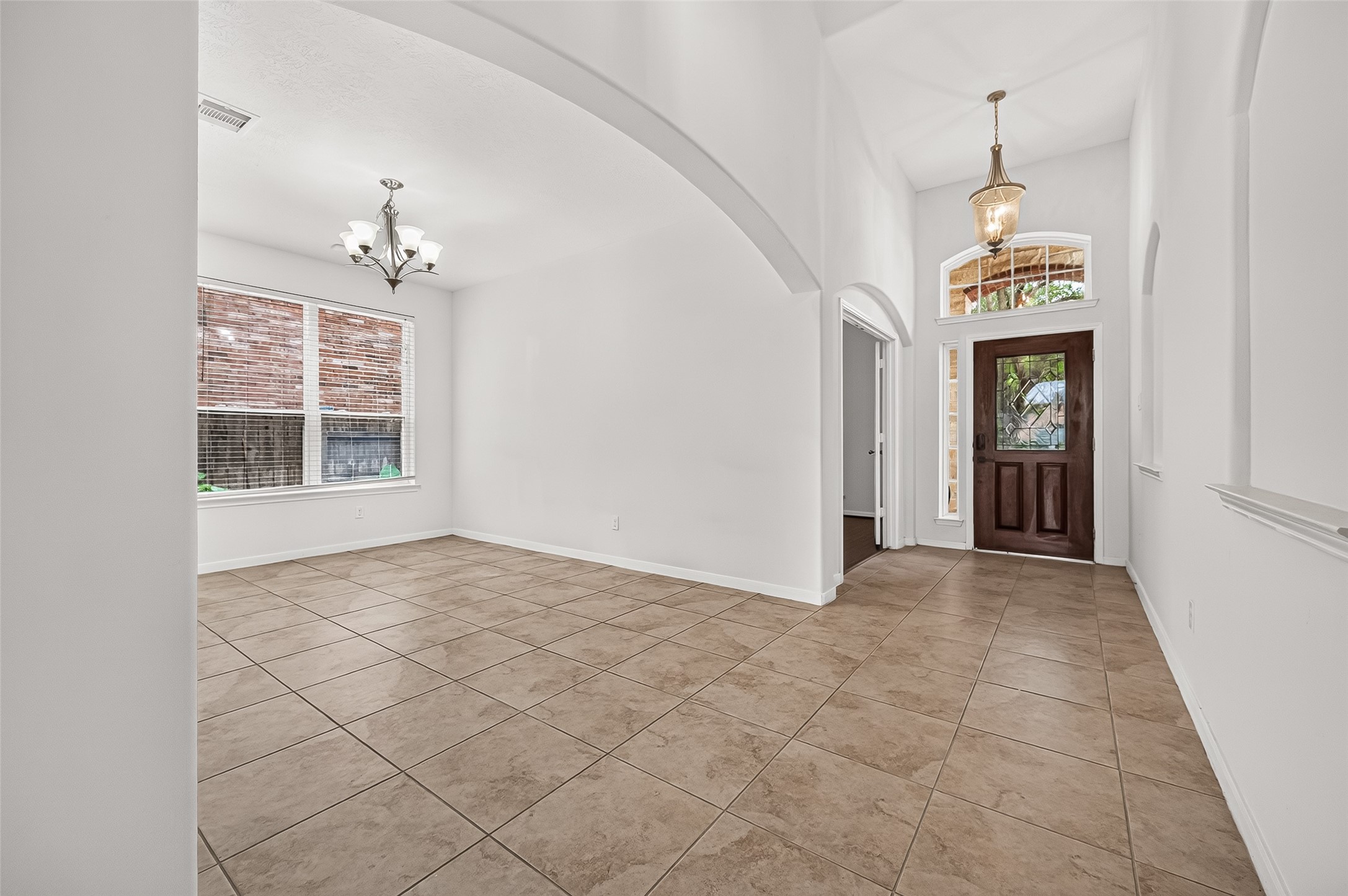 16810 Adelaide Drive Property Photo 11
