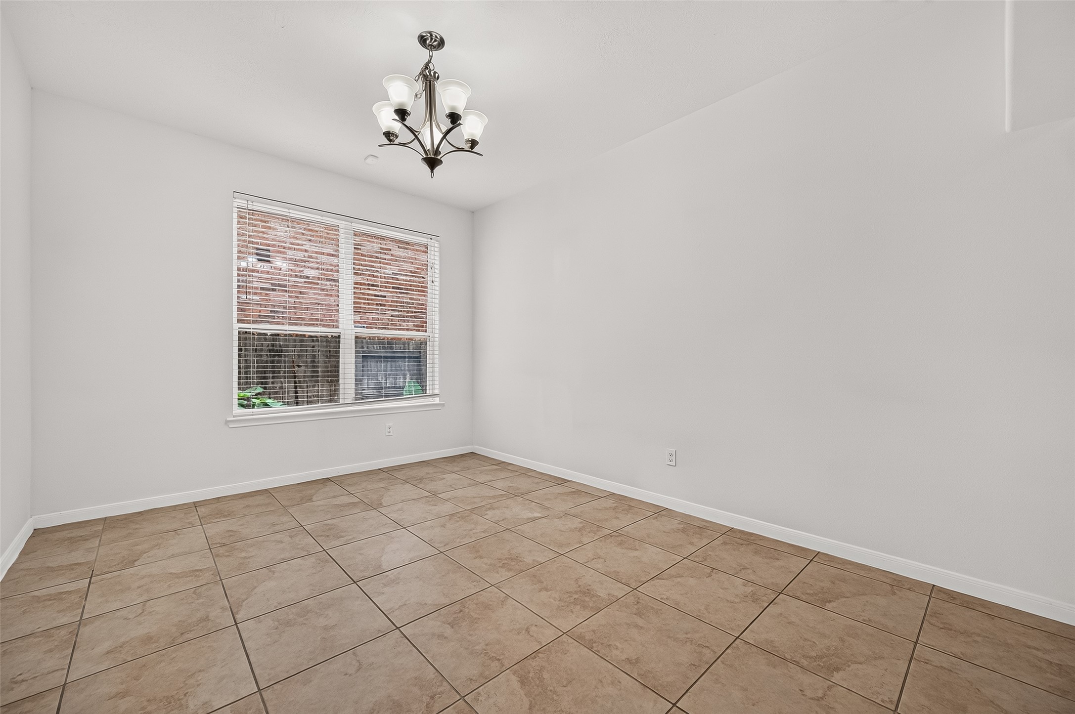 16810 Adelaide Drive Property Photo 12