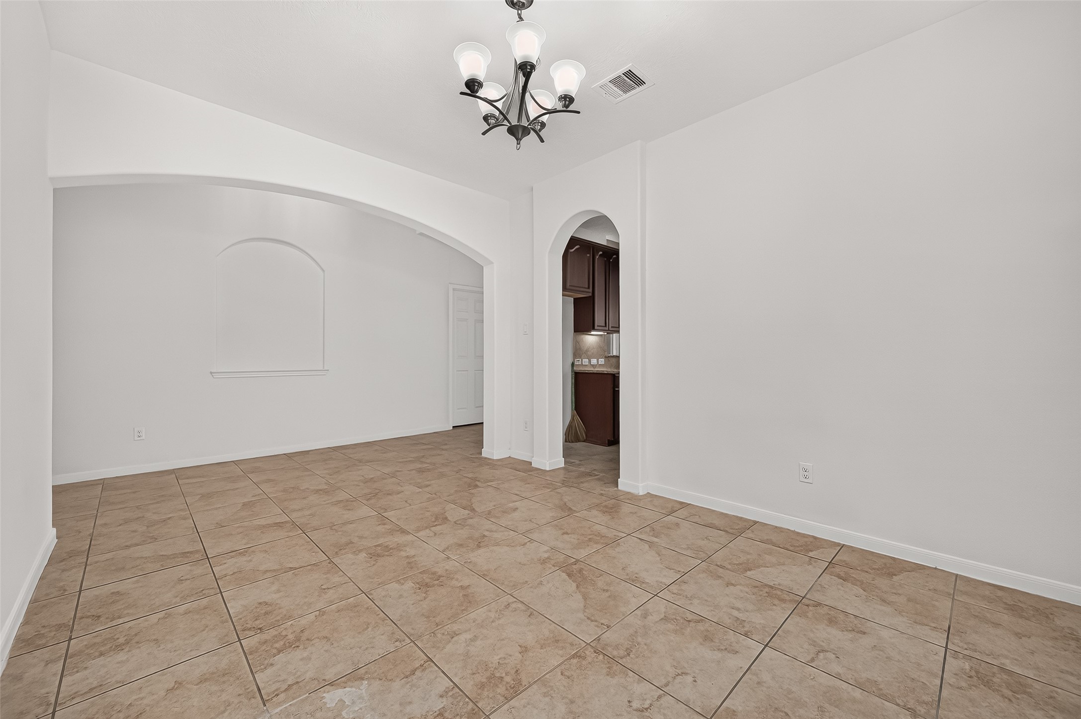 16810 Adelaide Drive Property Photo 13