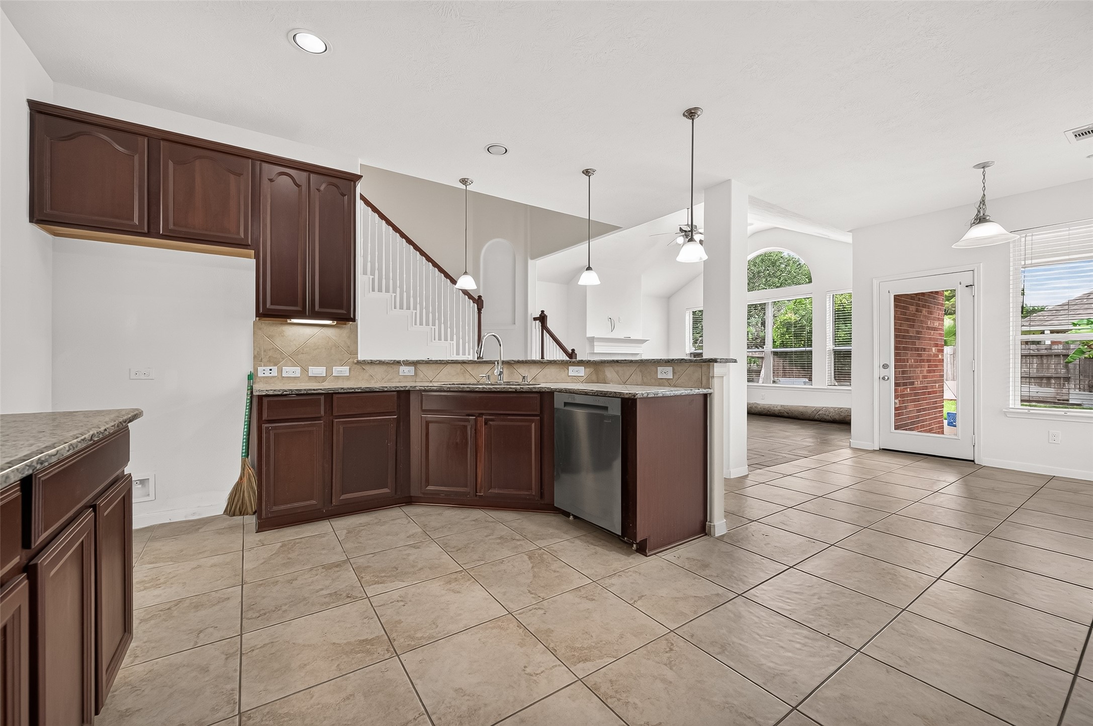 16810 Adelaide Drive Property Photo 28