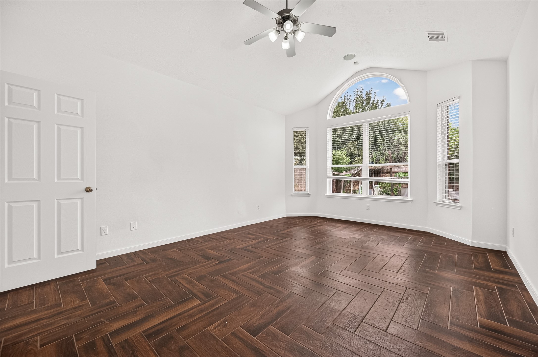 16810 Adelaide Drive Property Photo 30