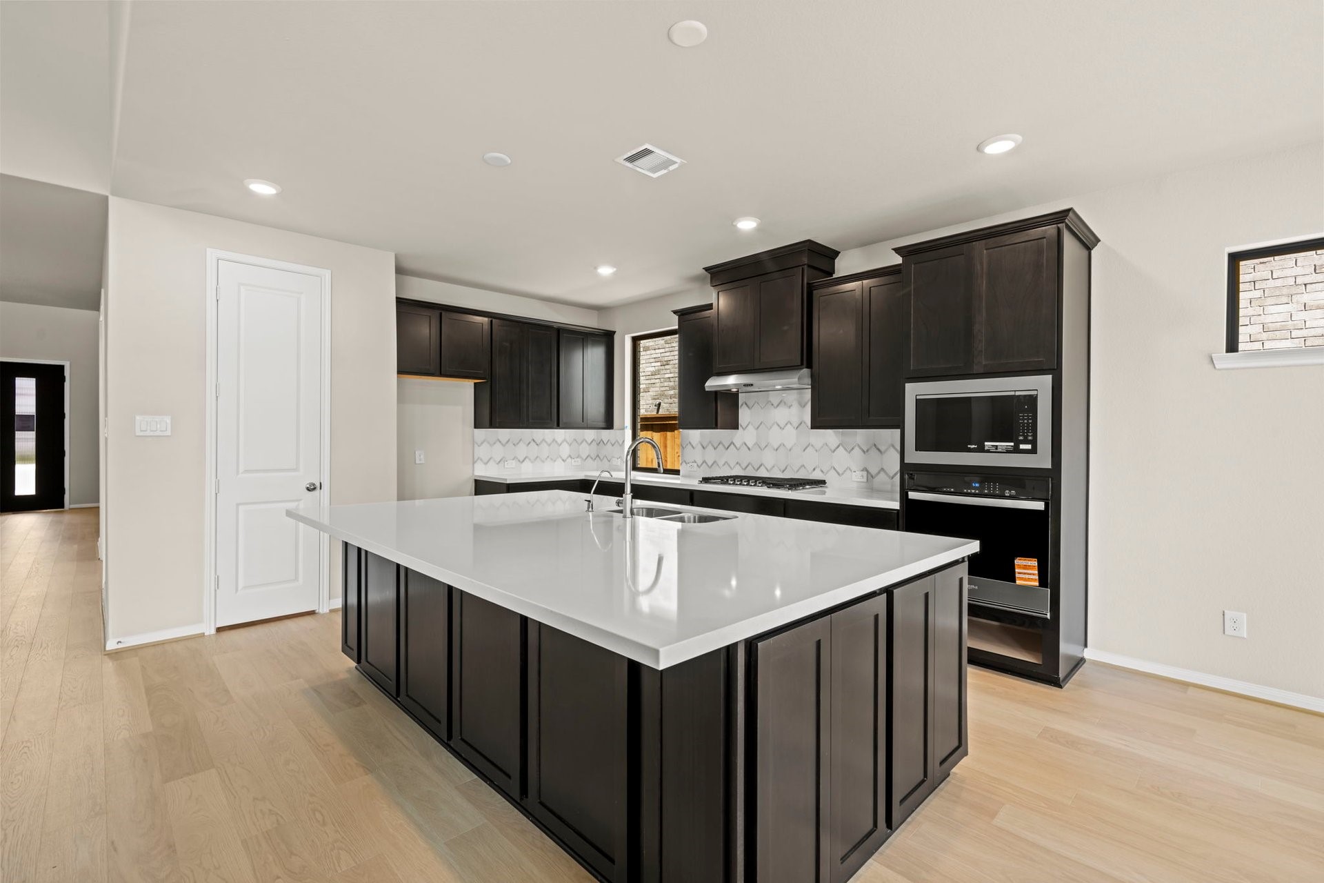 22017 Gateway Arch Drive Property Photo 7