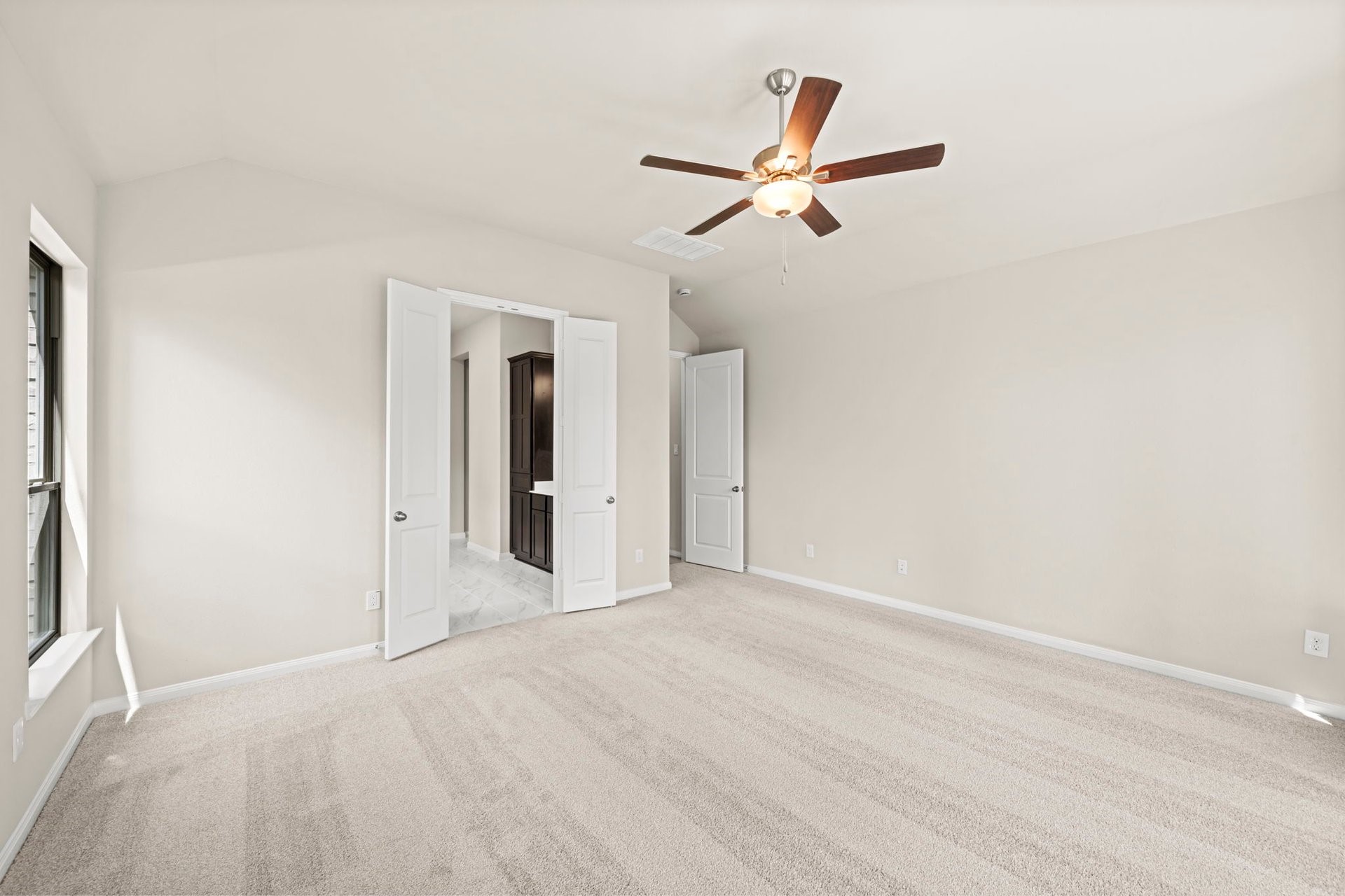22017 Gateway Arch Drive Property Photo 16