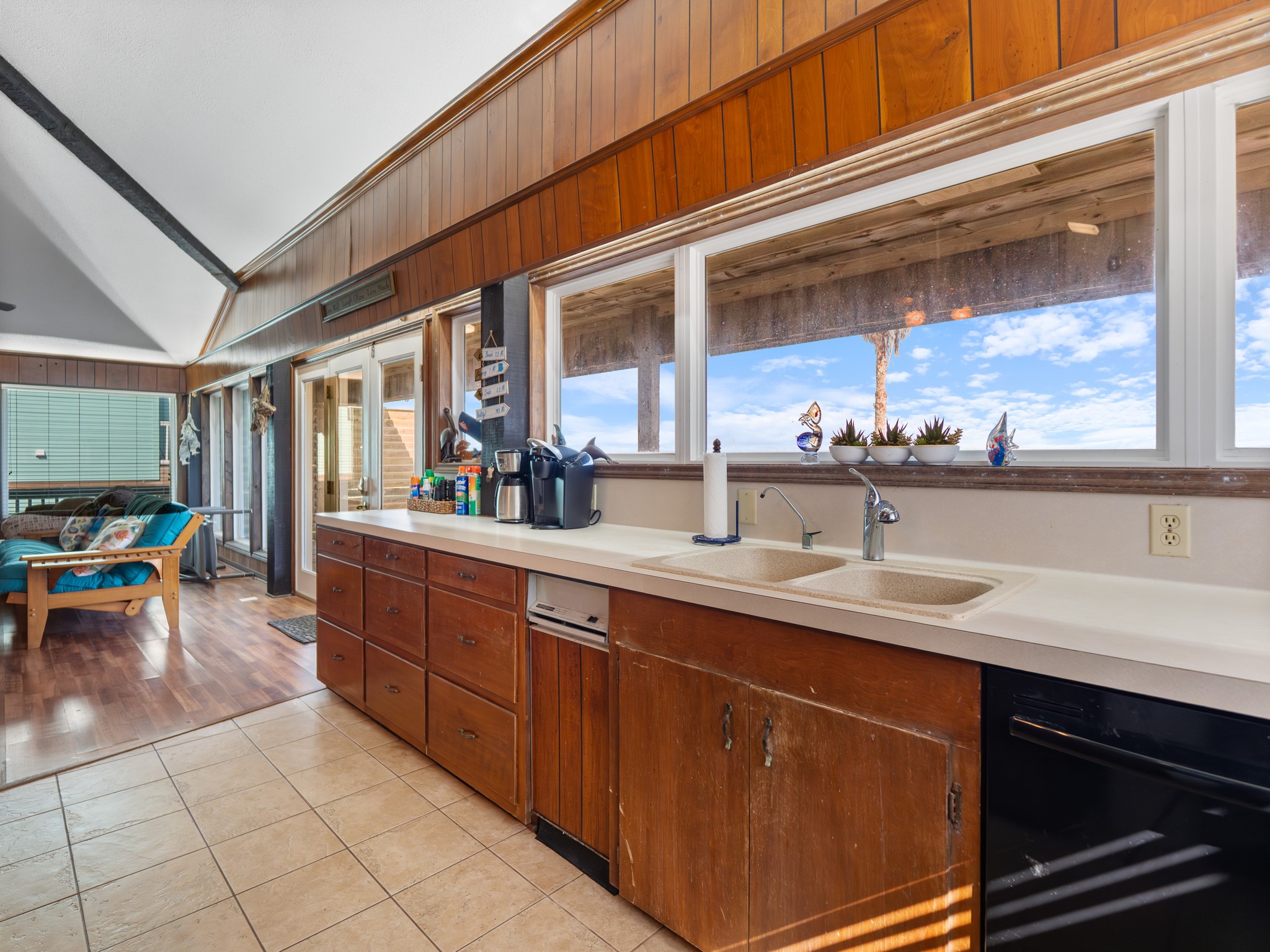 342 Beachfront Drive Property Photo 17