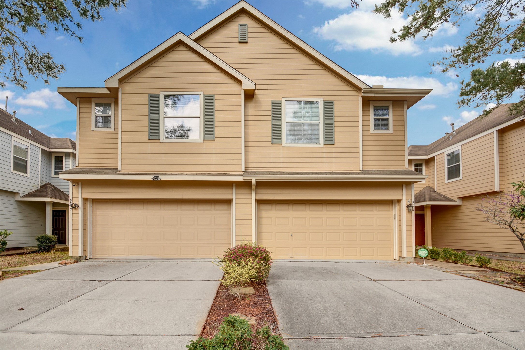 5723 Vinemont Lane Property Photo 1
