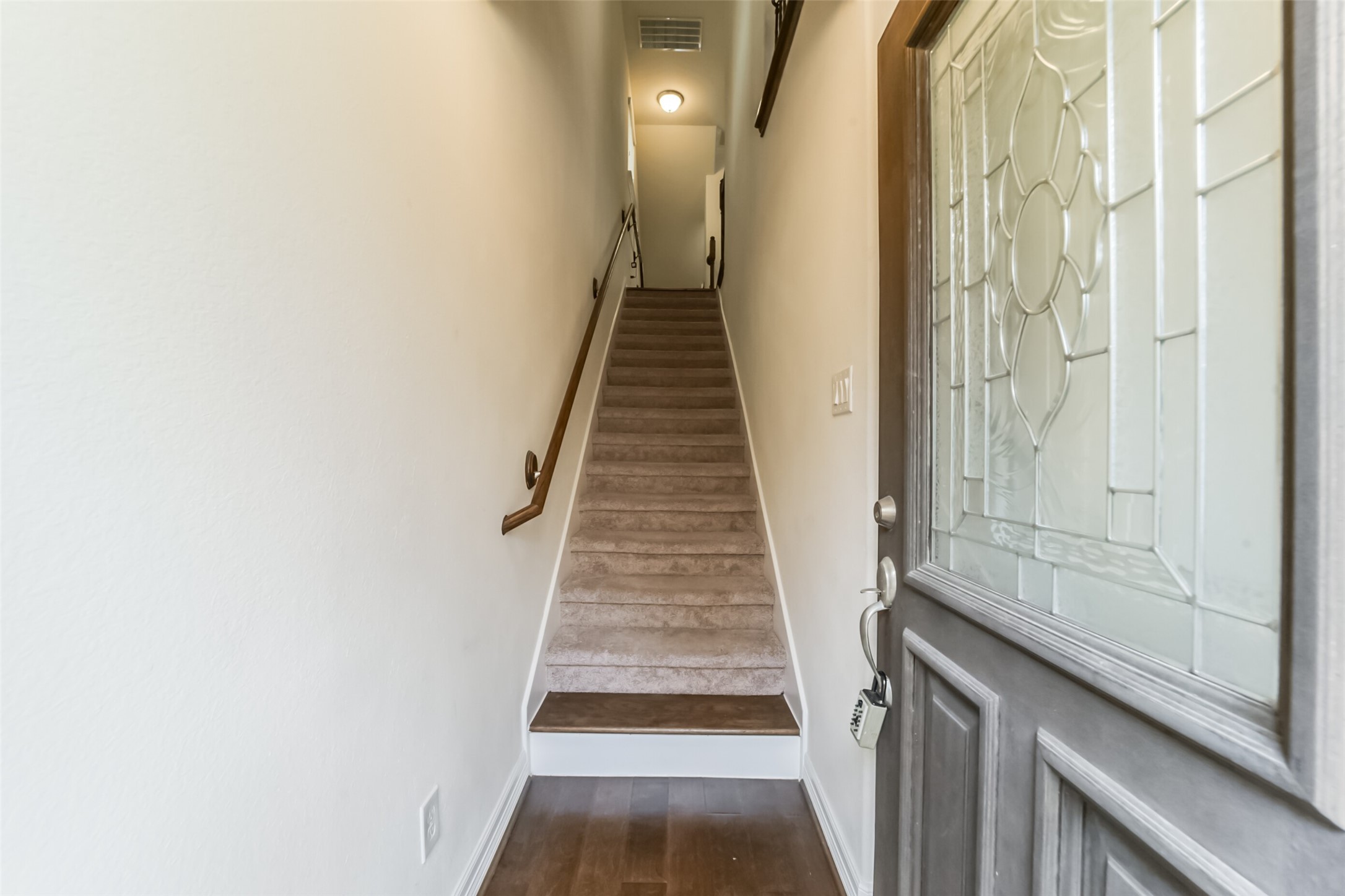 1517 Miles Oaks Place Property Photo 3