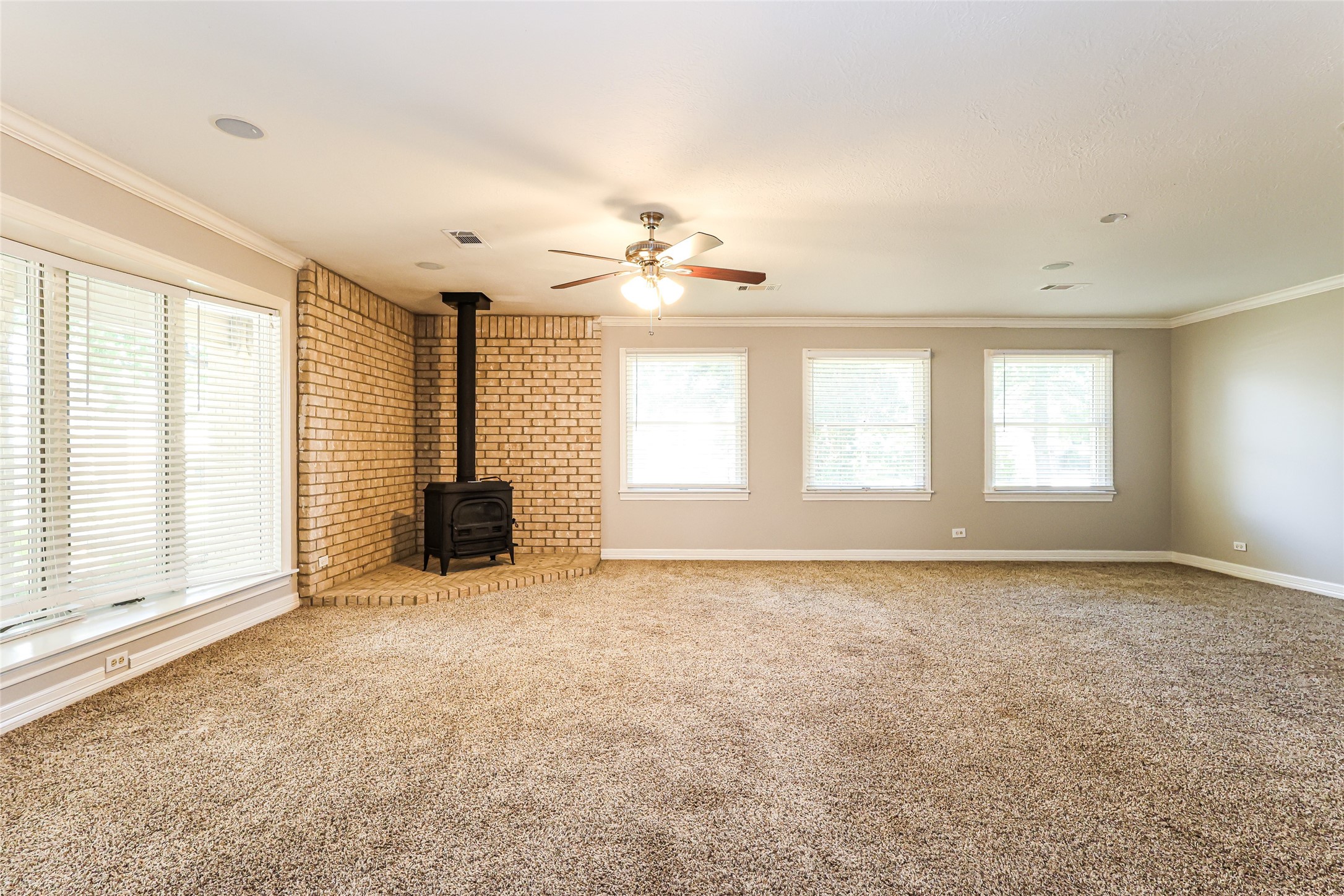 14042 Hunters Glen Property Photo 3