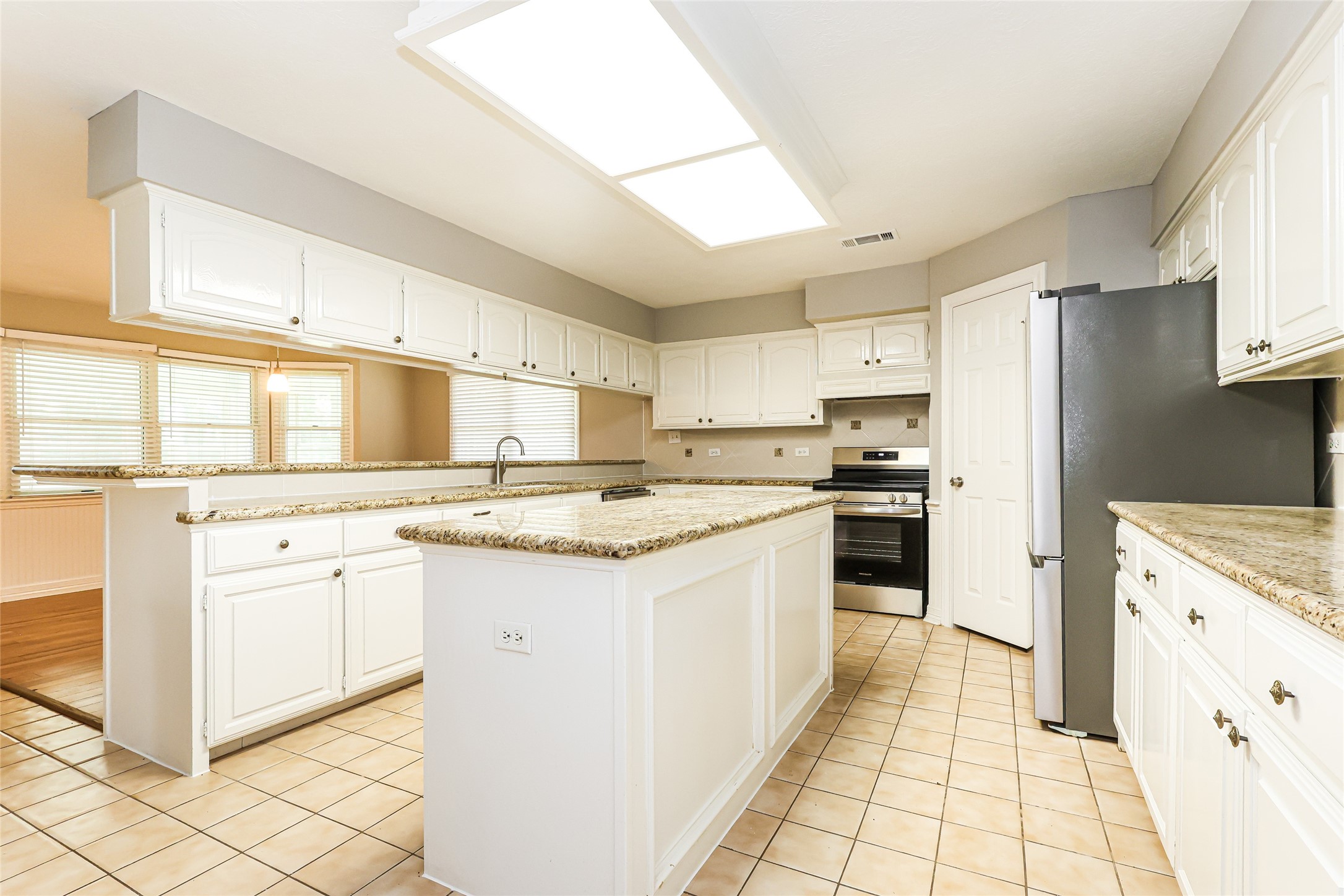 14042 Hunters Glen Property Photo 6