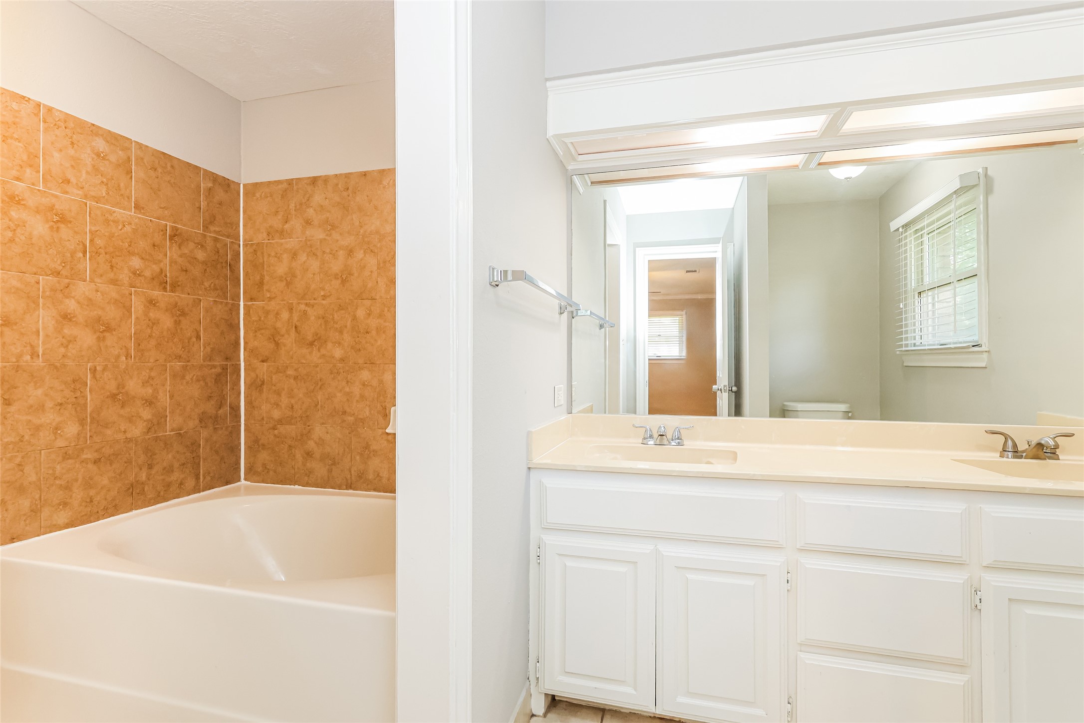 14042 Hunters Glen Property Photo 16