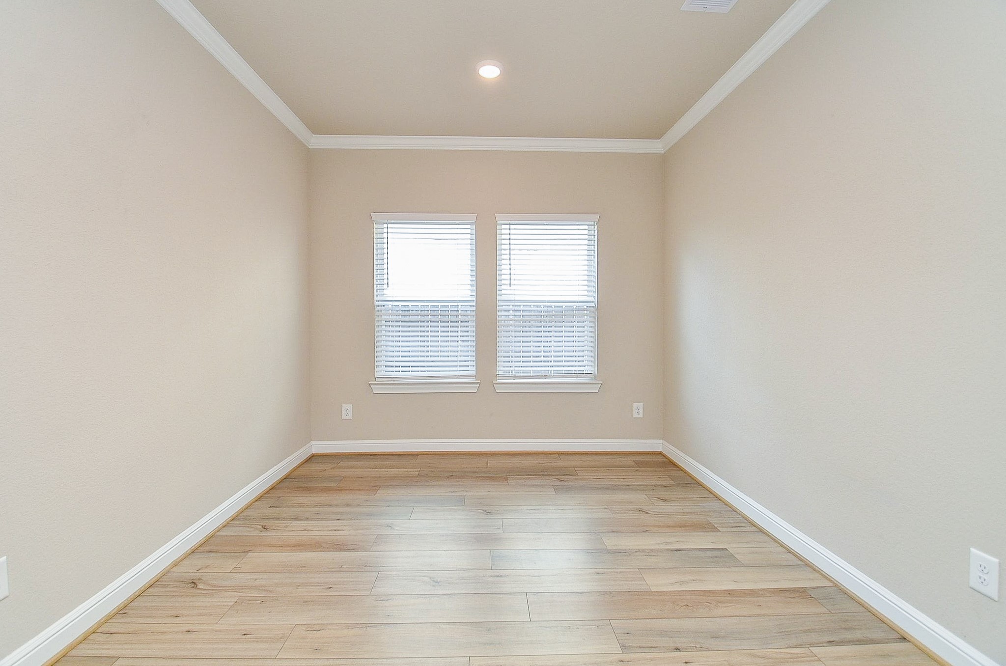 21303 Adela Point Property Photo 6