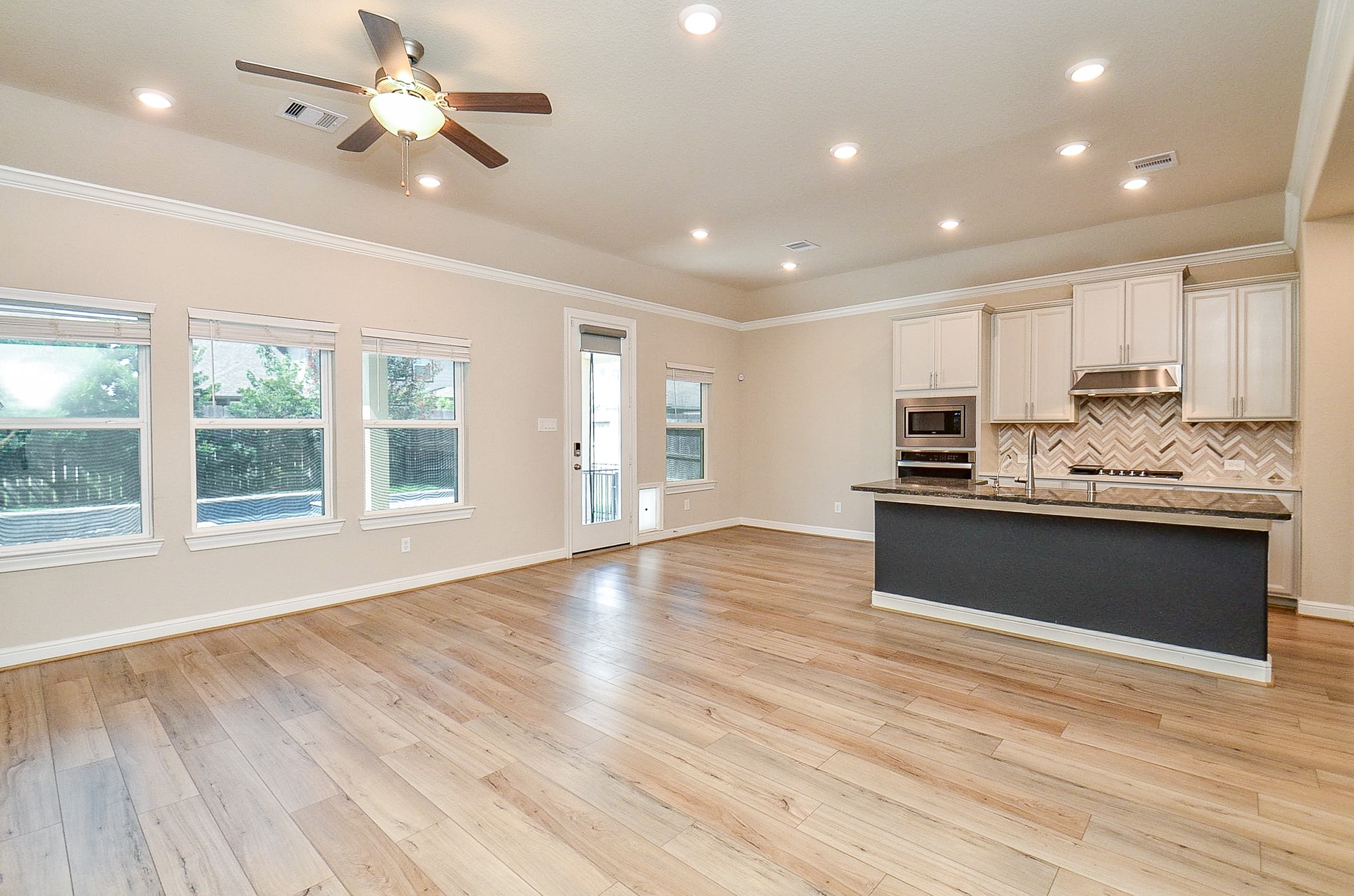 21303 Adela Point Property Photo 11