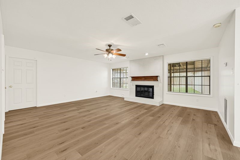 9907 Sagegreen Drive Property Photo 4