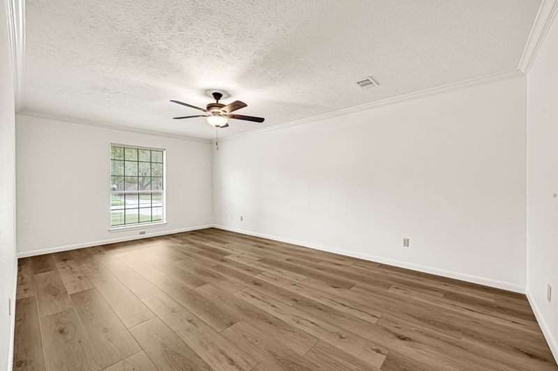 9907 Sagegreen Drive Property Photo 5