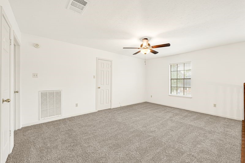 9907 Sagegreen Drive Property Photo 10