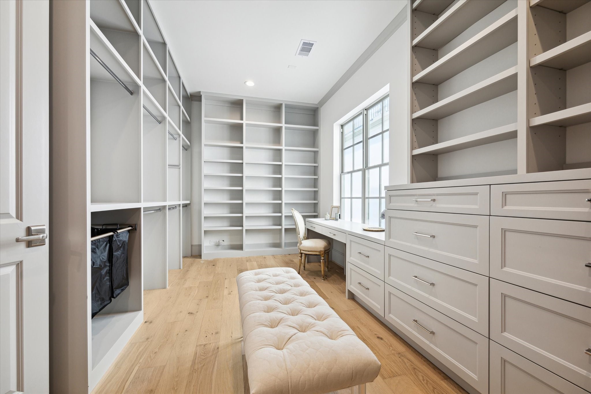 207 Sutton Row Place Property Photo 17
