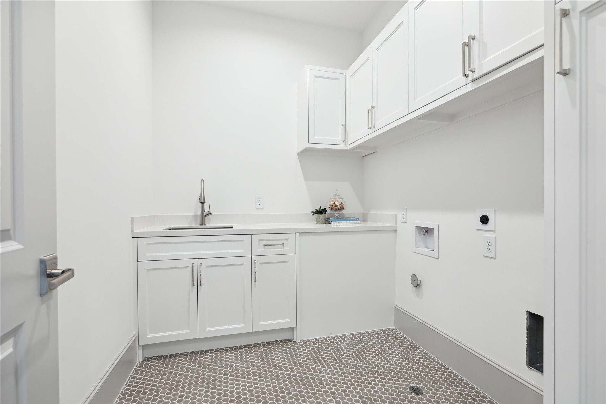 207 Sutton Row Place Property Photo 20