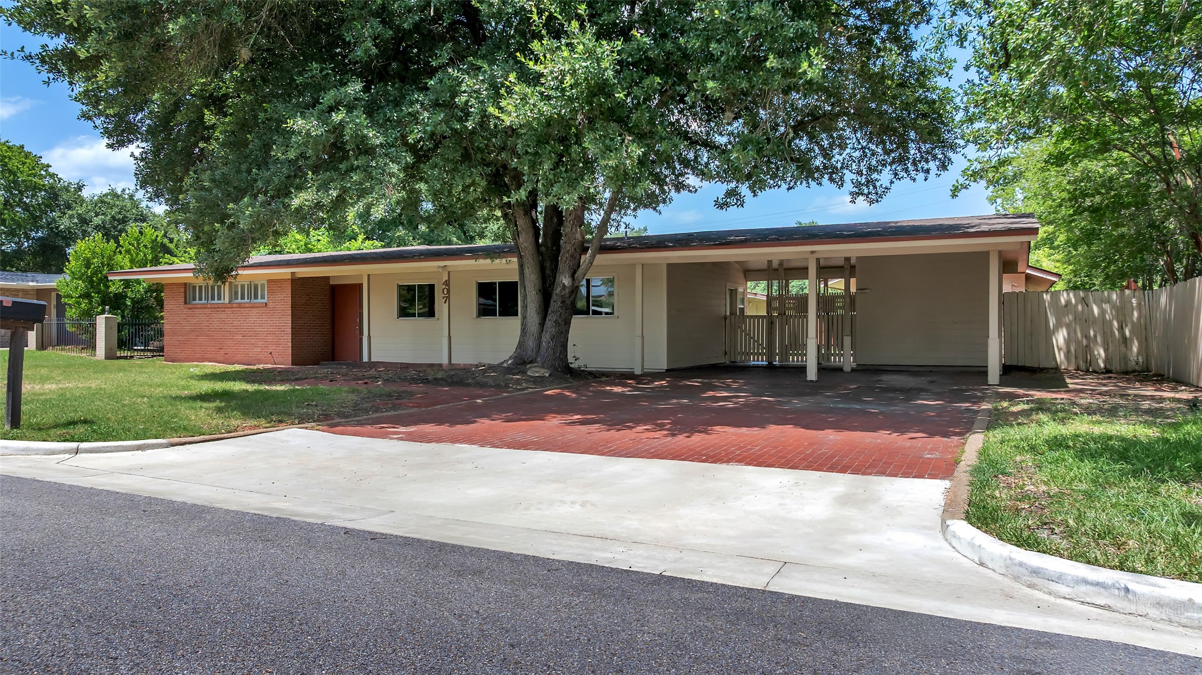 407 Timber Street Property Photo