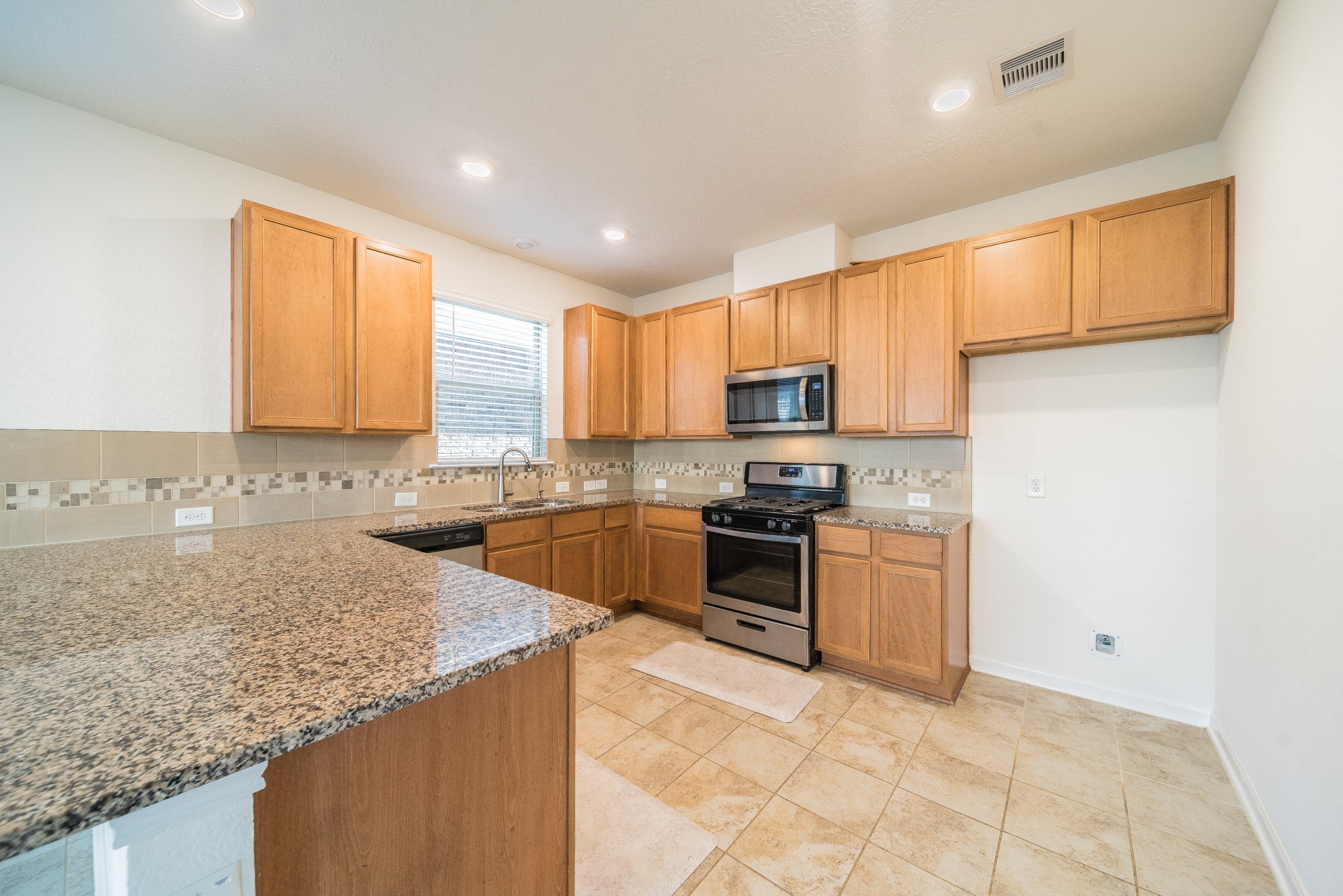 17334 Texas Willow Drive Property Photo 4