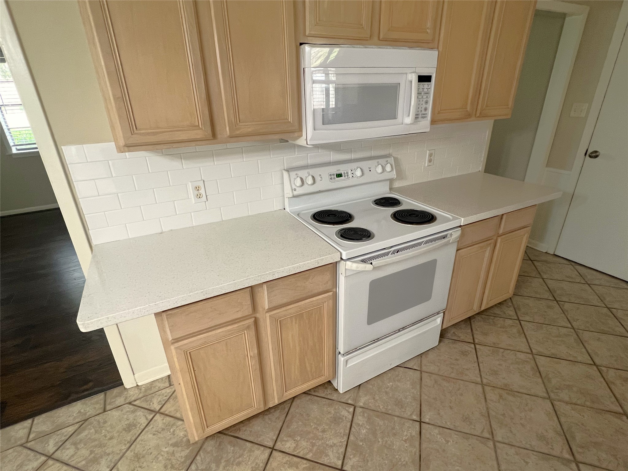 2109 Riverside Drive Property Photo 11