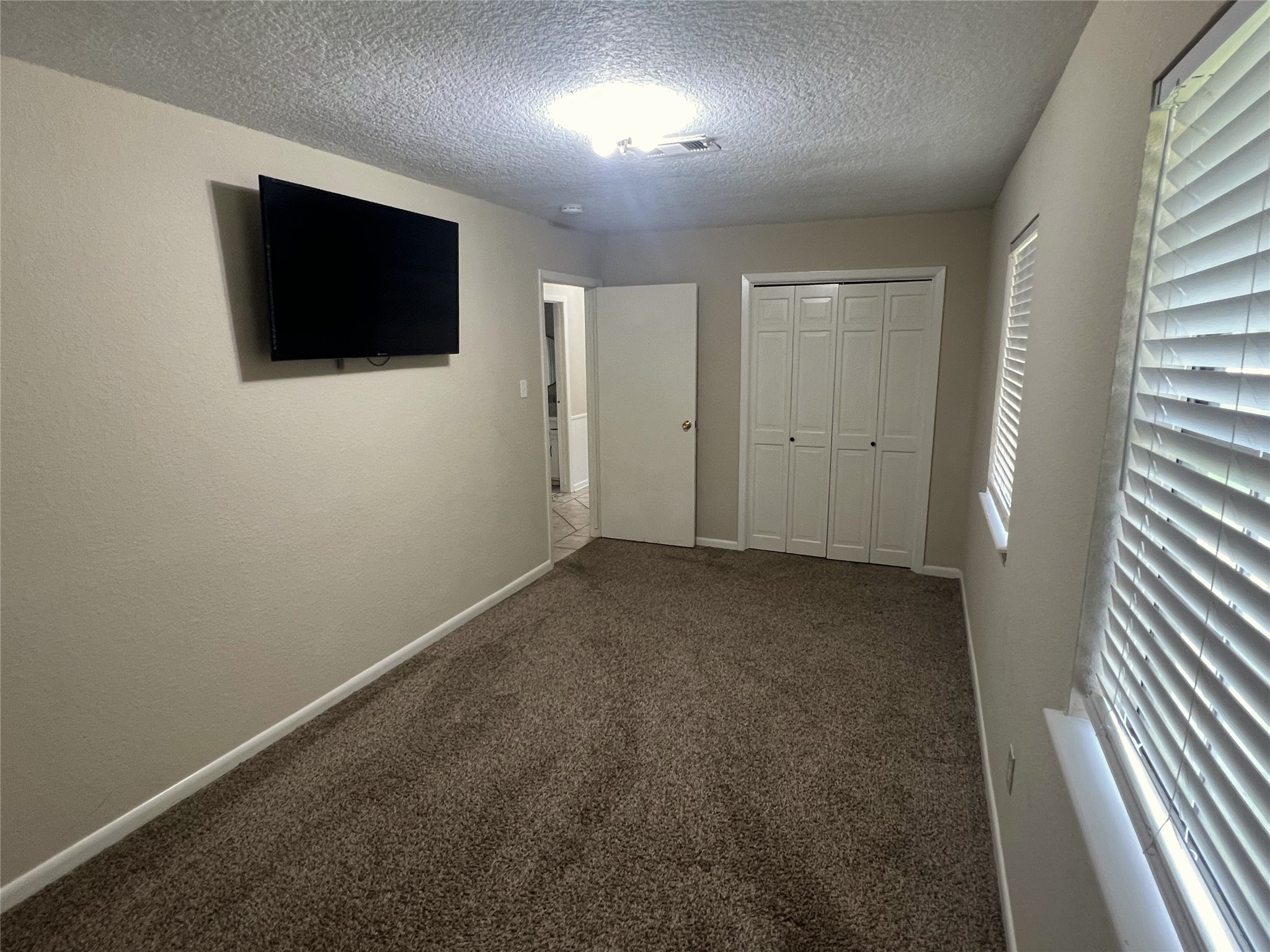 2109 Riverside Drive Property Photo 20