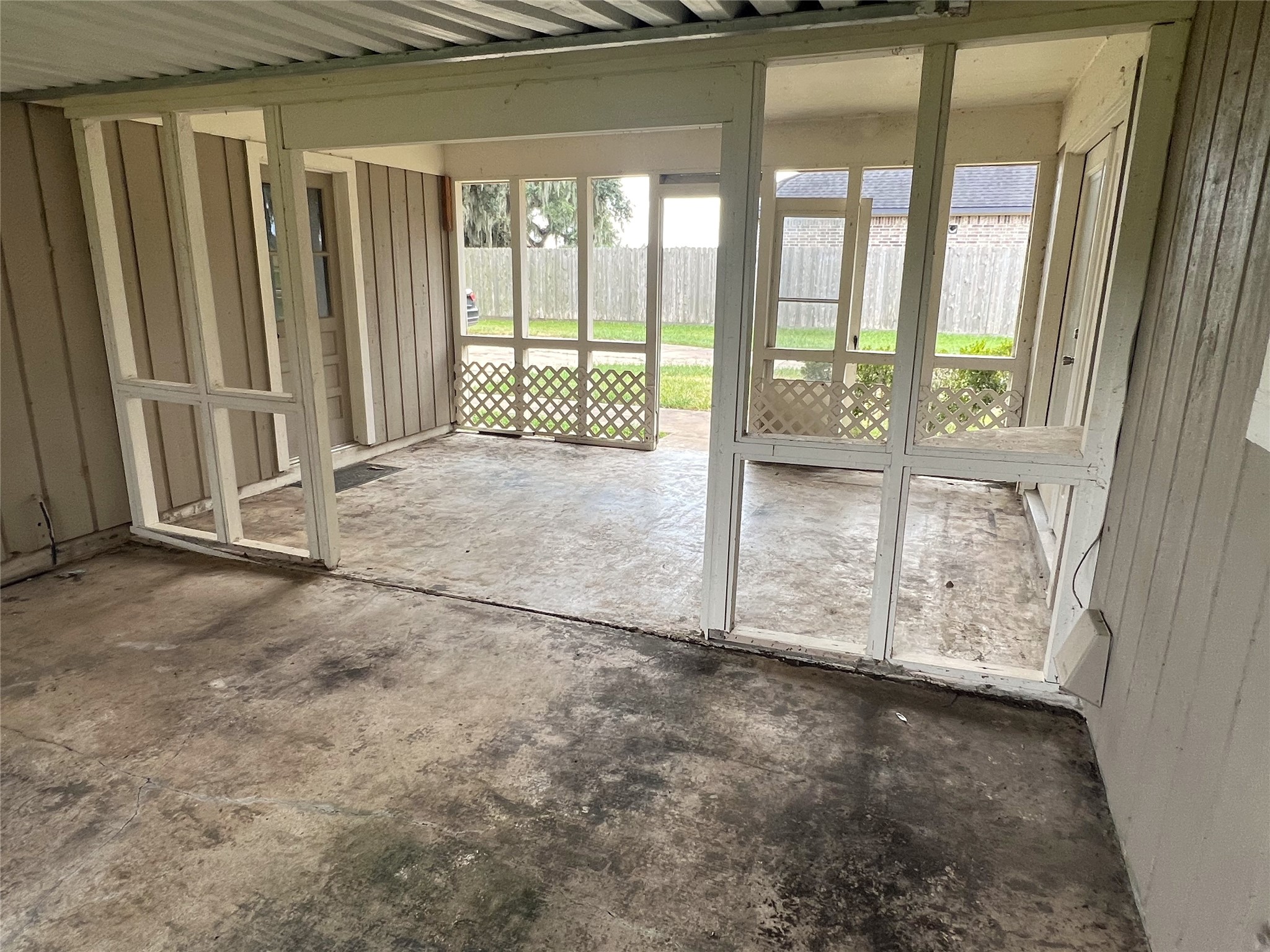 2109 Riverside Drive Property Photo 24