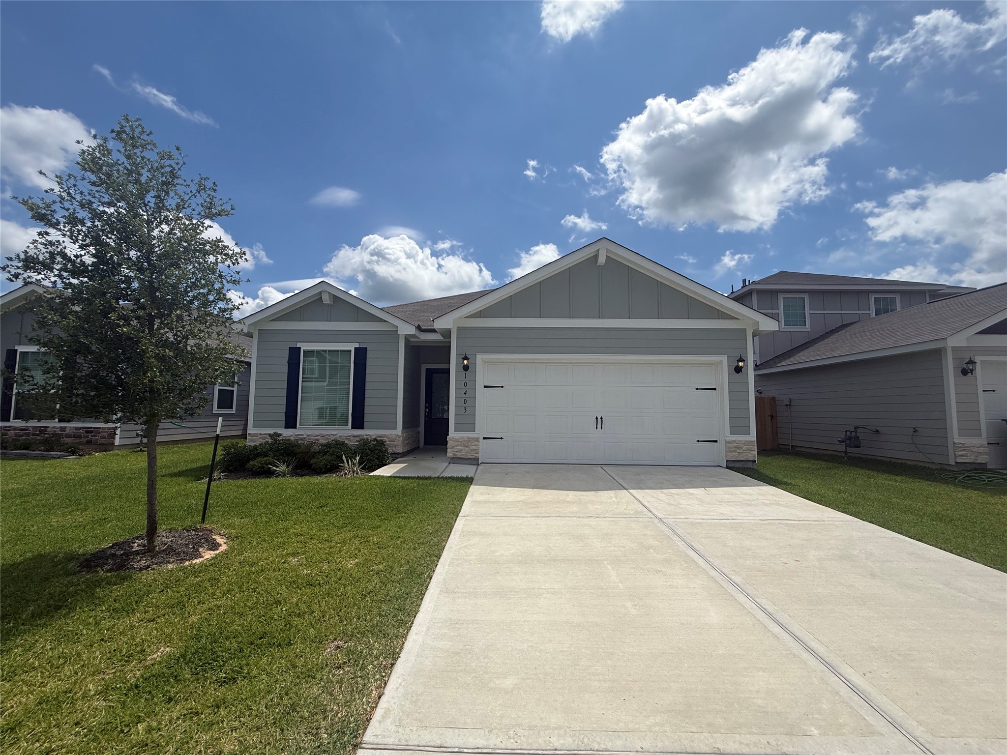 10403 Red Cardinal Drive Property Photo 1