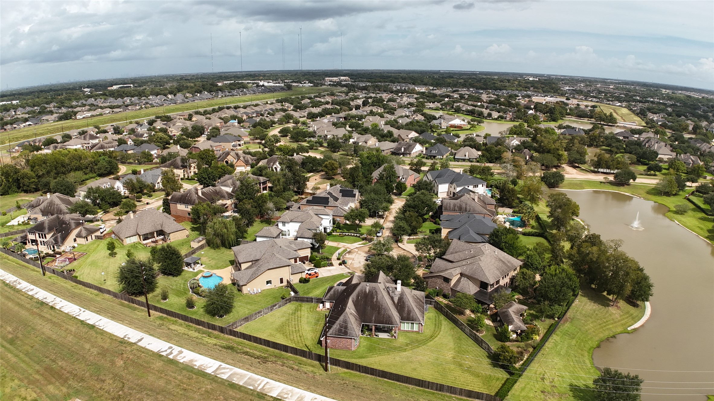 6907 Diamondleaf Court Property Photo 3