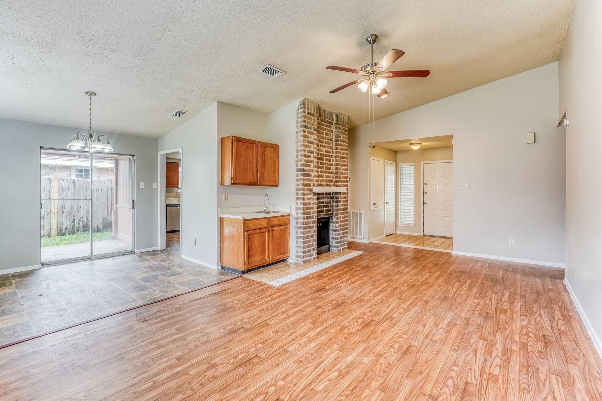 6918 Skyline Park Drive Property Photo 4