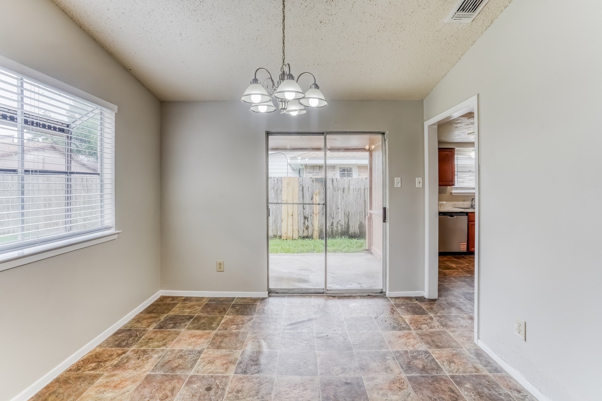 6918 Skyline Park Drive Property Photo 5