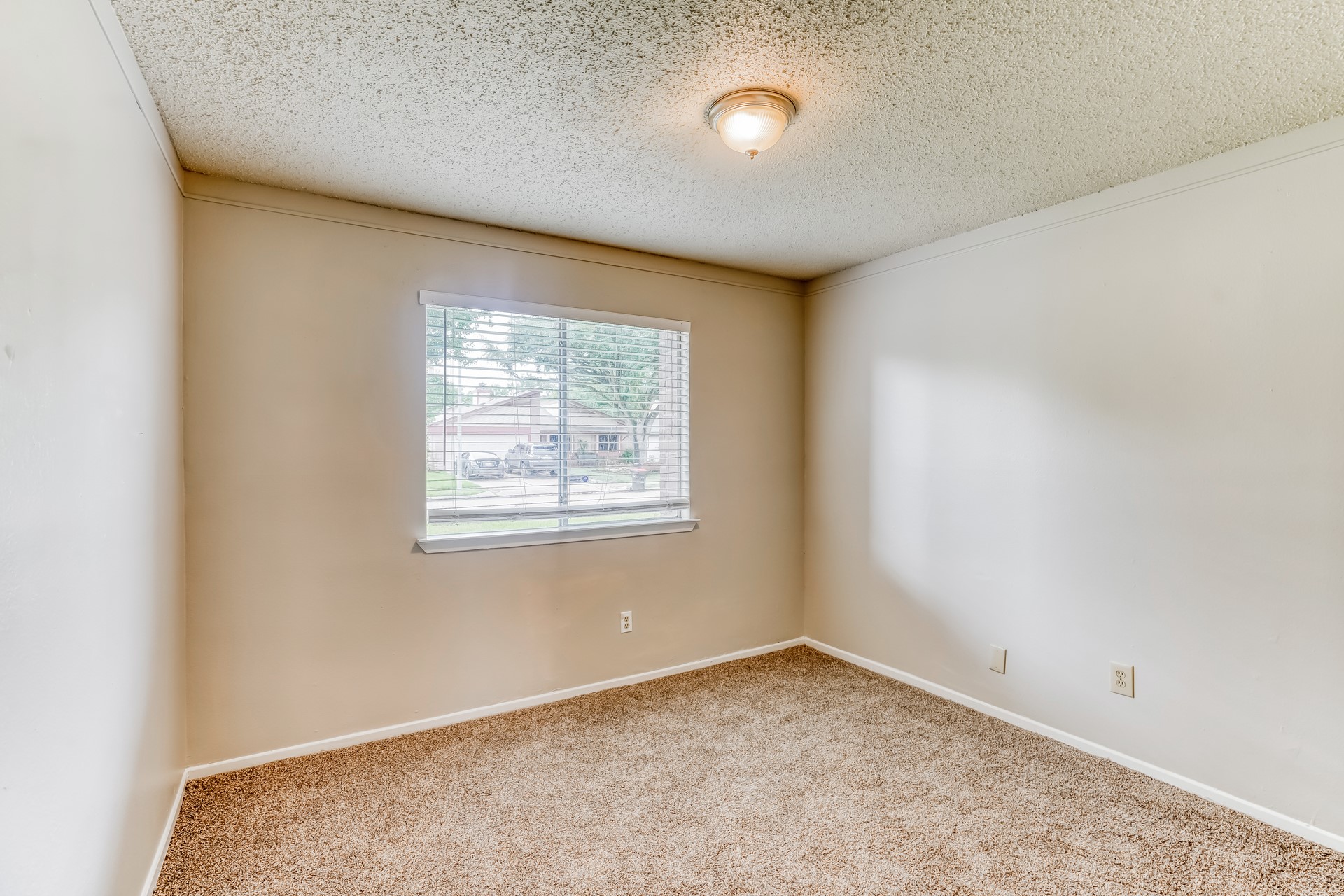 6918 Skyline Park Drive Property Photo 14