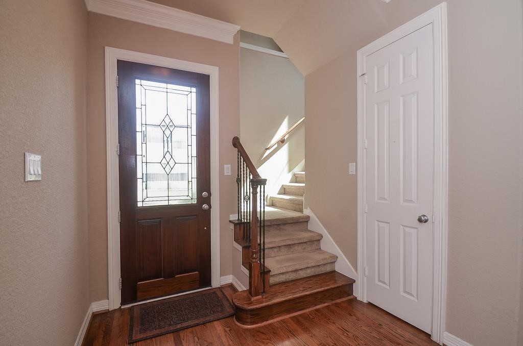 3042 Royal Oaks Crs Property Photo 3