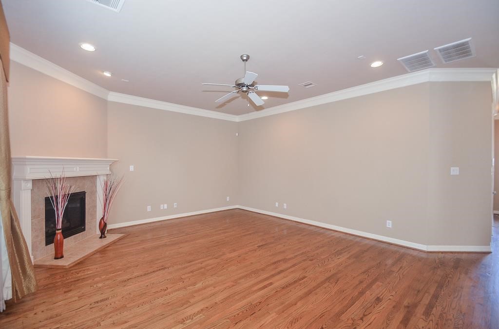 3042 Royal Oaks Crs Property Photo 10