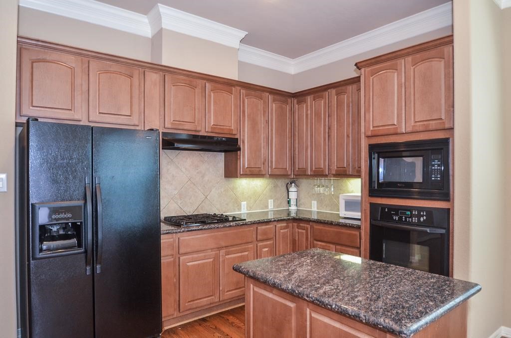 3042 Royal Oaks Crs Property Photo 12