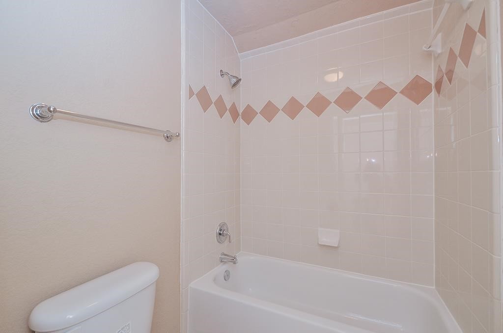 3042 Royal Oaks Crs Property Photo 24