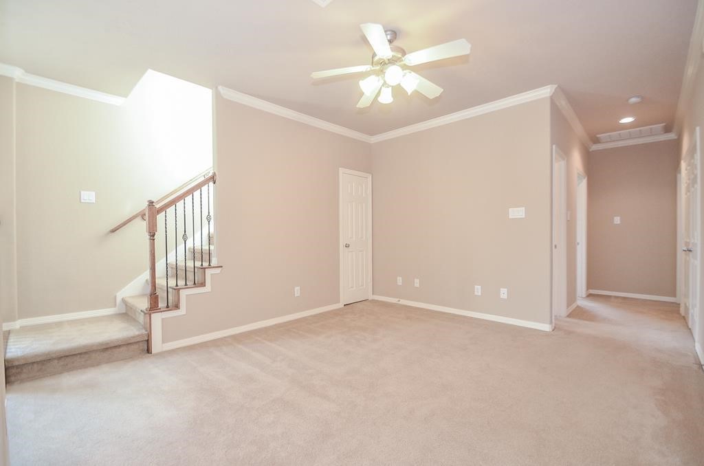 3042 Royal Oaks Crs Property Photo 26